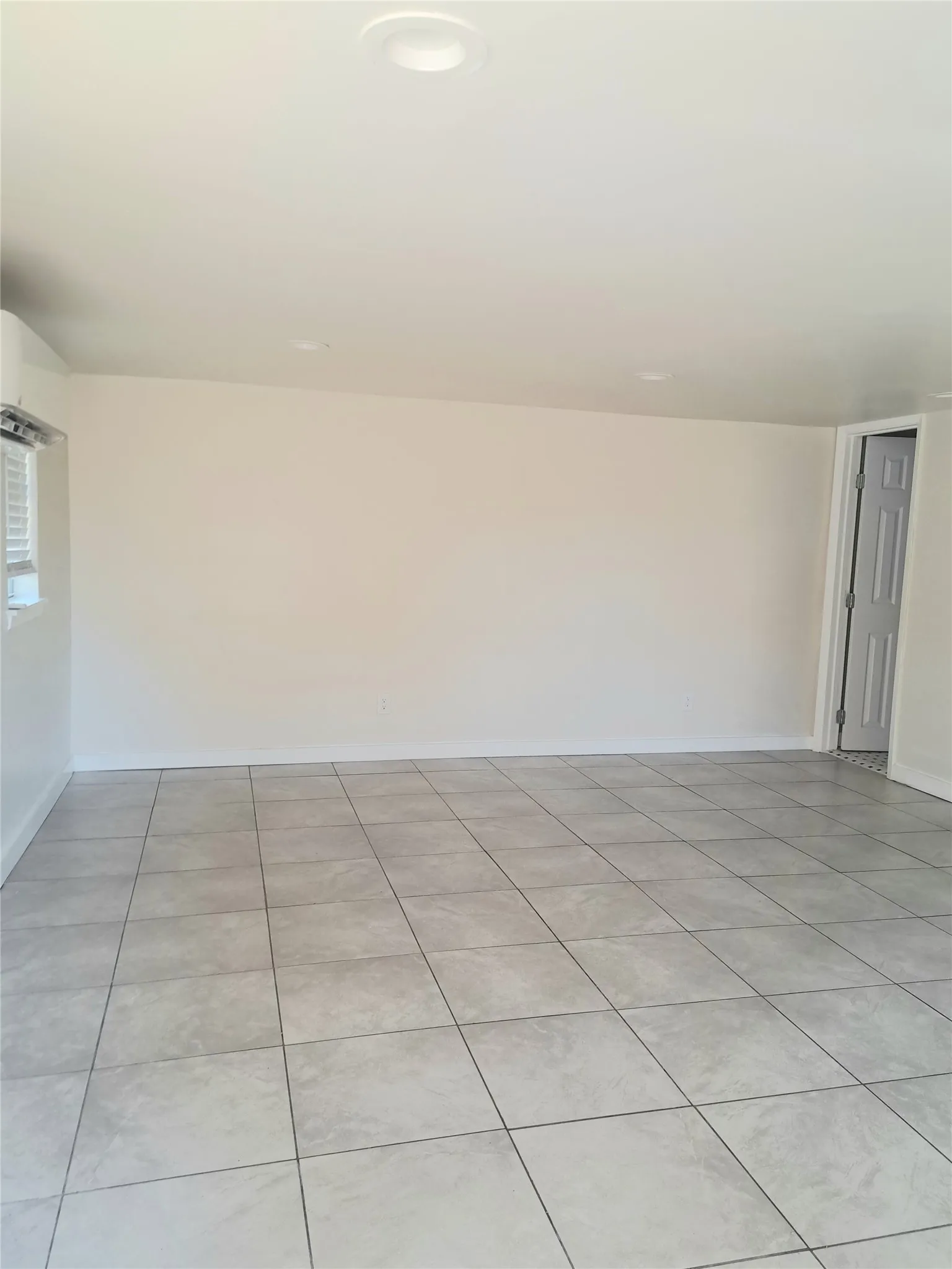 Single Family Residence For Sale in Dallas County , 708 S Willomet Avenue, Dallas, Texas 75208, 2 Bedroom, 2 Bathroom, Garage spaces, 1,769 Sqft, built in 1930, mls#21357149, Real Estate Agent in Dallas, Homes For Sale in Dallas county, Homes For Sale in Dallas, Realtor in Dallas Texas, Real Estate Brokerage Independent Realty Texas, Luminita Cordes Realtor