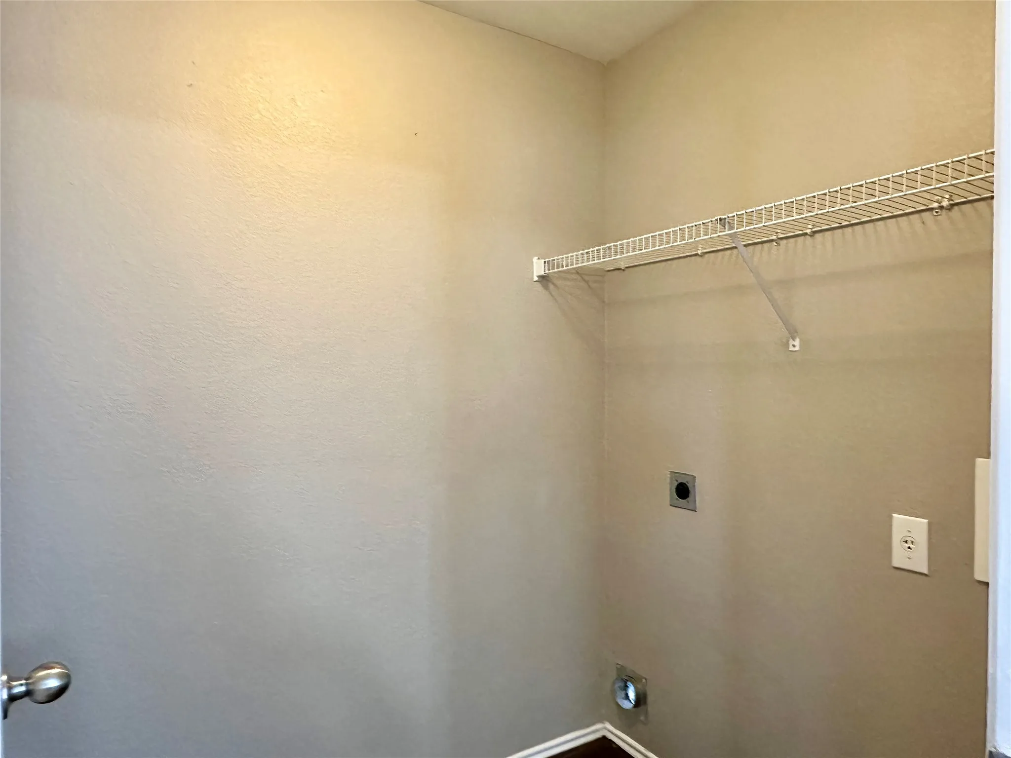 Single Family Residence For Rent in Tarrant County , 8021 Stowe Springs Lane, Arlington, Texas 76002, 3 Bedroom, 2 Bathroom, 2 Garage spaces, 1,679 Sqft, built in 2006, mls#21373490, Real Estate Agent in Arlington, Homes For Rent in Tarrant county, Homes For Rent in Arlington, Realtor in Arlington Texas, Real Estate Brokerage Independent Realty Texas, Luminita Cordes Realtor
