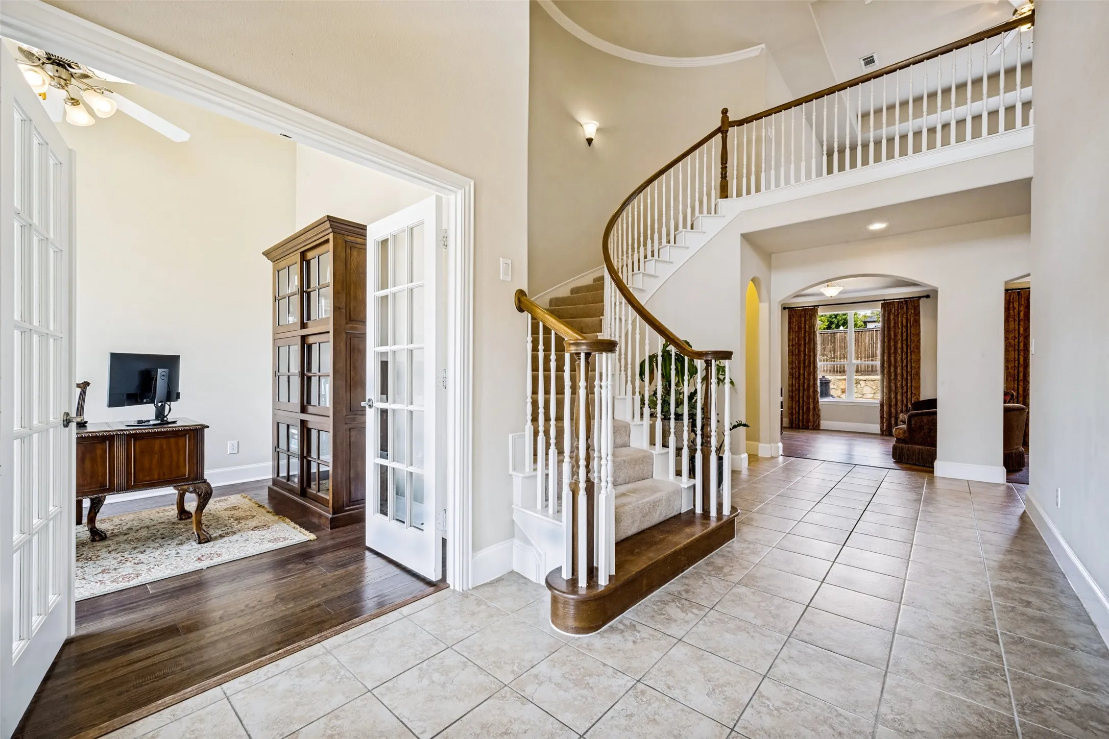 Single Family Residence For Sale in Denton County , 205 THISTLE Ridge, Denton, Texas 76210, 4 Bedroom, 4 Bathroom, 2 Garage spaces, 3,621 Sqft, built in 2005, mls#21372404, Real Estate Agent in Denton, Homes For Sale in Denton county, Homes For Sale in Denton, Realtor in Denton Texas, Real Estate Brokerage Independent Realty Texas, Luminita Cordes Realtor