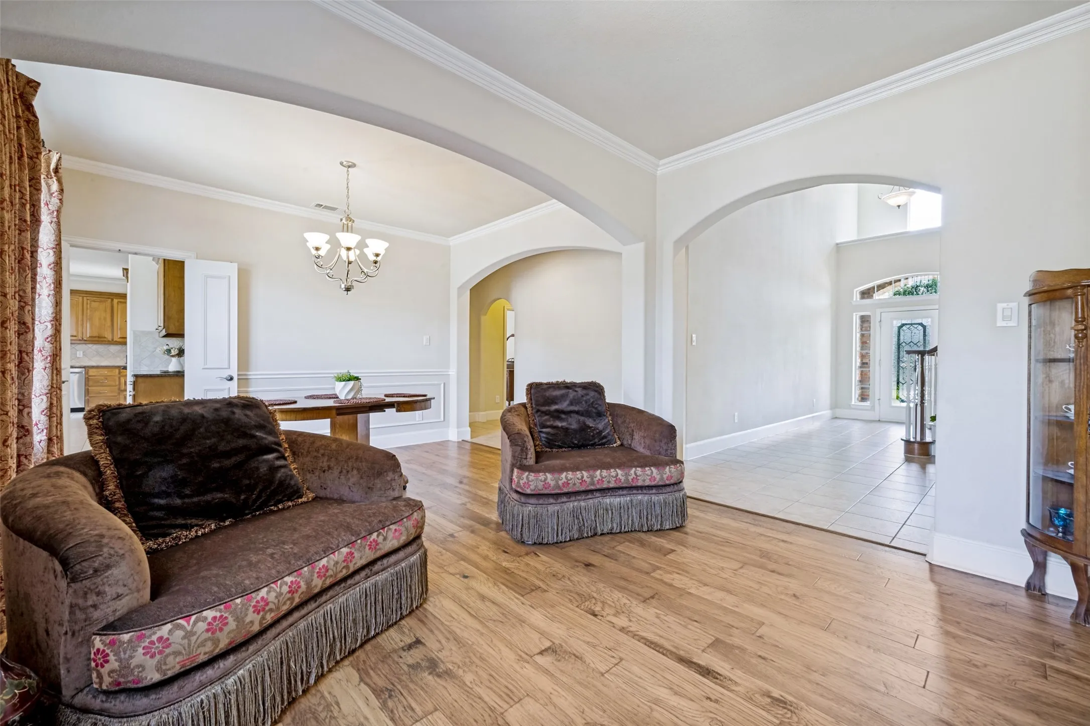 Single Family Residence For Sale in Denton County , 205 THISTLE Ridge, Denton, Texas 76210, 4 Bedroom, 4 Bathroom, 2 Garage spaces, 3,621 Sqft, built in 2005, mls#21372404, Real Estate Agent in Denton, Homes For Sale in Denton county, Homes For Sale in Denton, Realtor in Denton Texas, Real Estate Brokerage Independent Realty Texas, Luminita Cordes Realtor