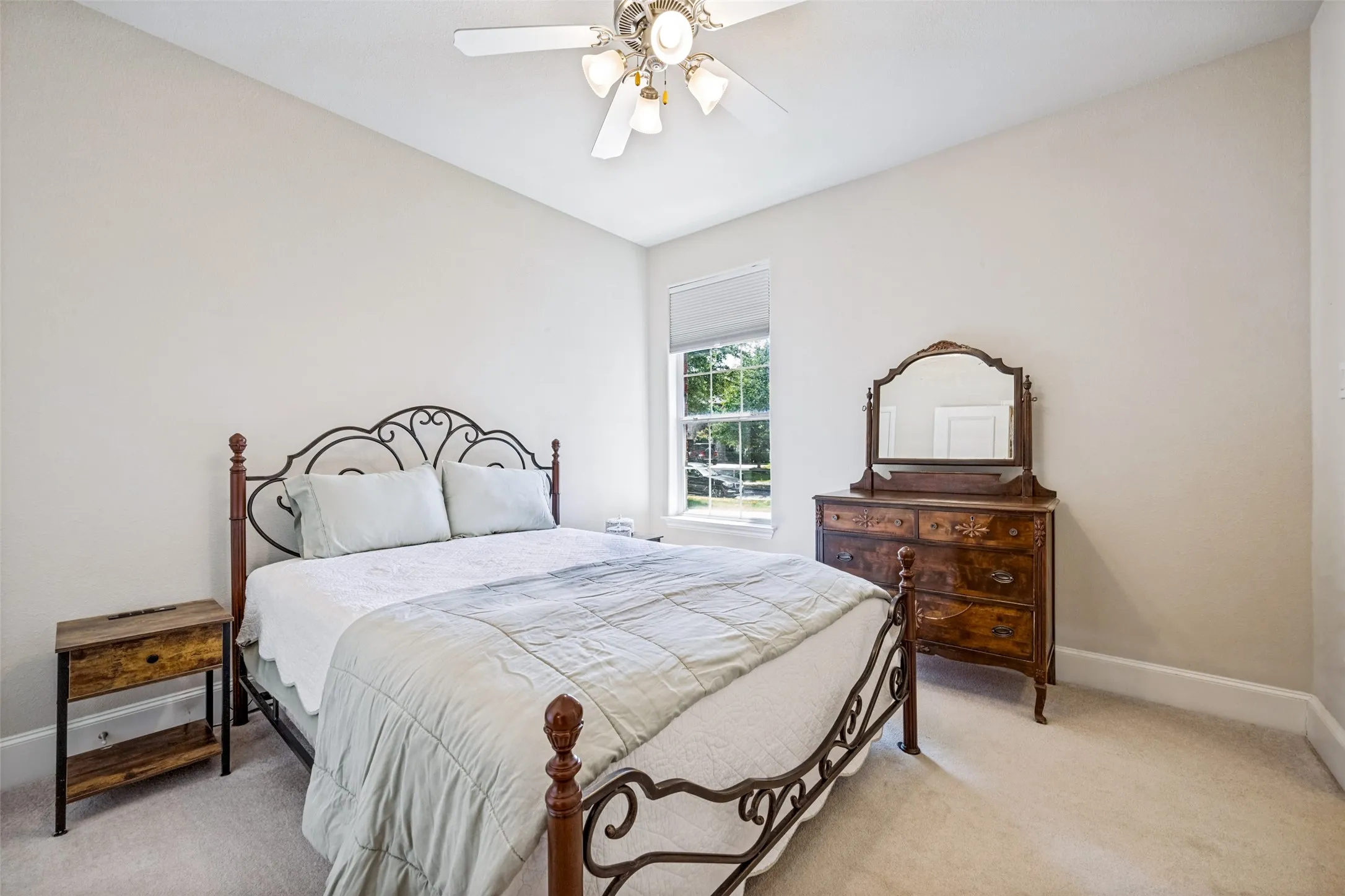 secondary bedroom downstairs w bathroom