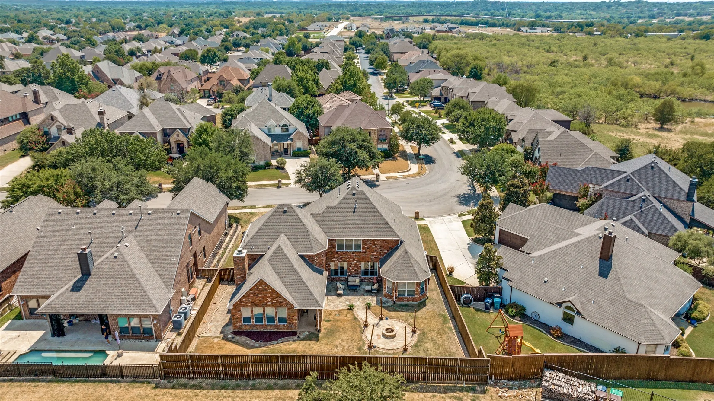 Single Family Residence For Sale in Denton County , 205 THISTLE Ridge, Denton, Texas 76210, 4 Bedroom, 4 Bathroom, 2 Garage spaces, 3,621 Sqft, built in 2005, mls#21372404, Real Estate Agent in Denton, Homes For Sale in Denton county, Homes For Sale in Denton, Realtor in Denton Texas, Real Estate Brokerage Independent Realty Texas, Luminita Cordes Realtor