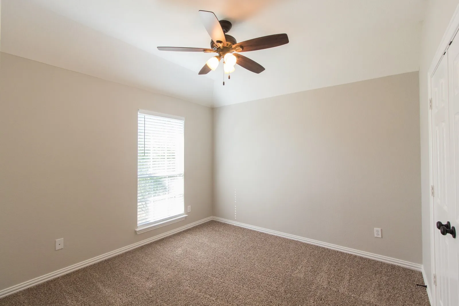 Single Family Residence For Sale in Collin County , 2608 Stone Mountain Court, Plano, Texas 75025, 4 Bedroom, 4 Bathroom, 2 Garage spaces, 3,442 Sqft, built in 1997, mls#21371889, Real Estate Agent in Plano, Homes For Sale in Collin county, Homes For Sale in Plano, Realtor in Plano Texas, Real Estate Brokerage Independent Realty Texas, Luminita Cordes Realtor