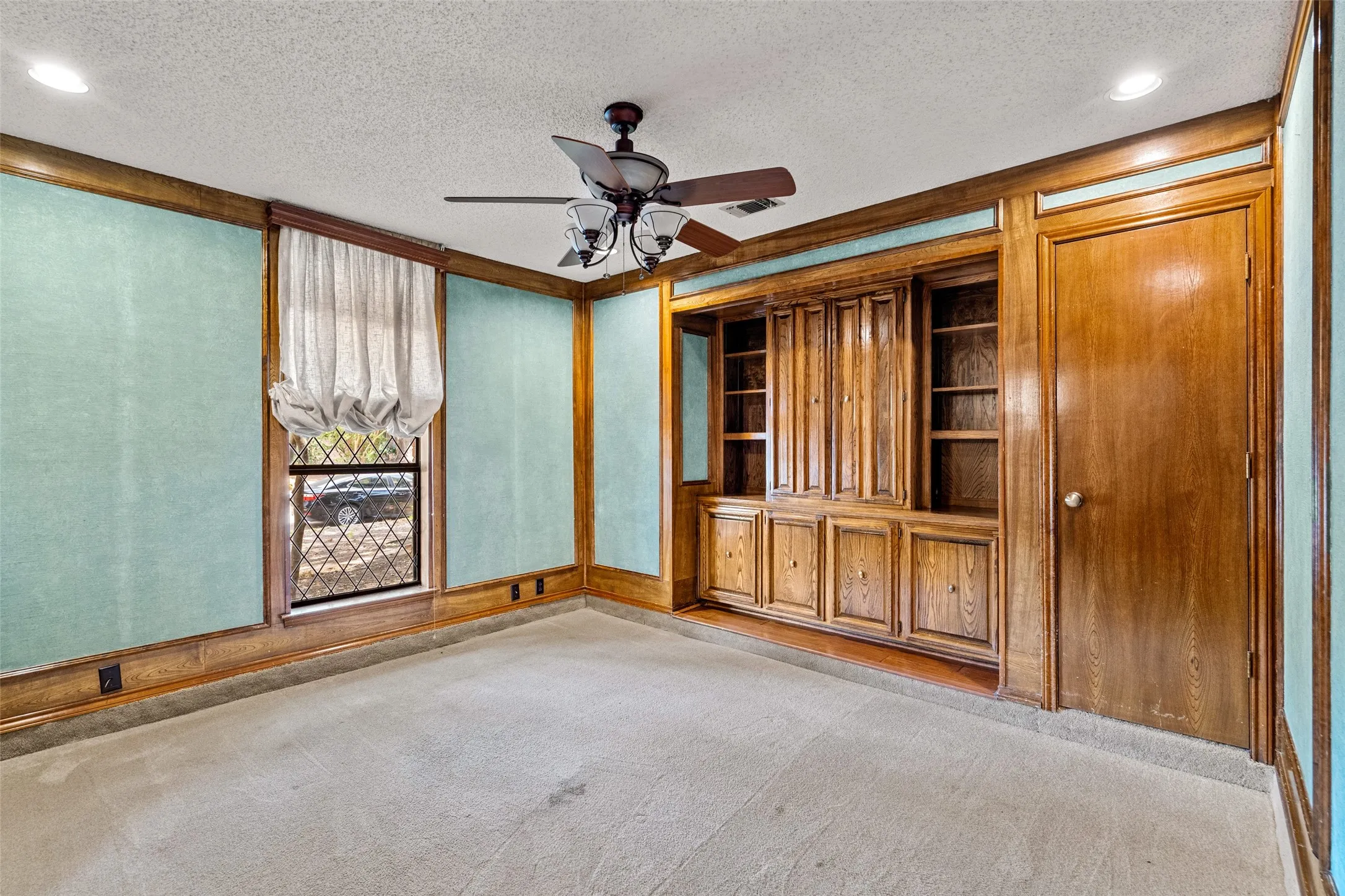 Single Family Residence For Sale in Collin County , 720 Green Brook Drive, Allen, Texas 75002, 3 Bedroom, 2 Bathroom, 2 Garage spaces, 1,770 Sqft, built in 1982, mls#21364467, Real Estate Agent in Allen, Homes For Sale in Collin county, Homes For Sale in Allen, Realtor in Allen Texas, Real Estate Brokerage Independent Realty Texas, Luminita Cordes Realtor
