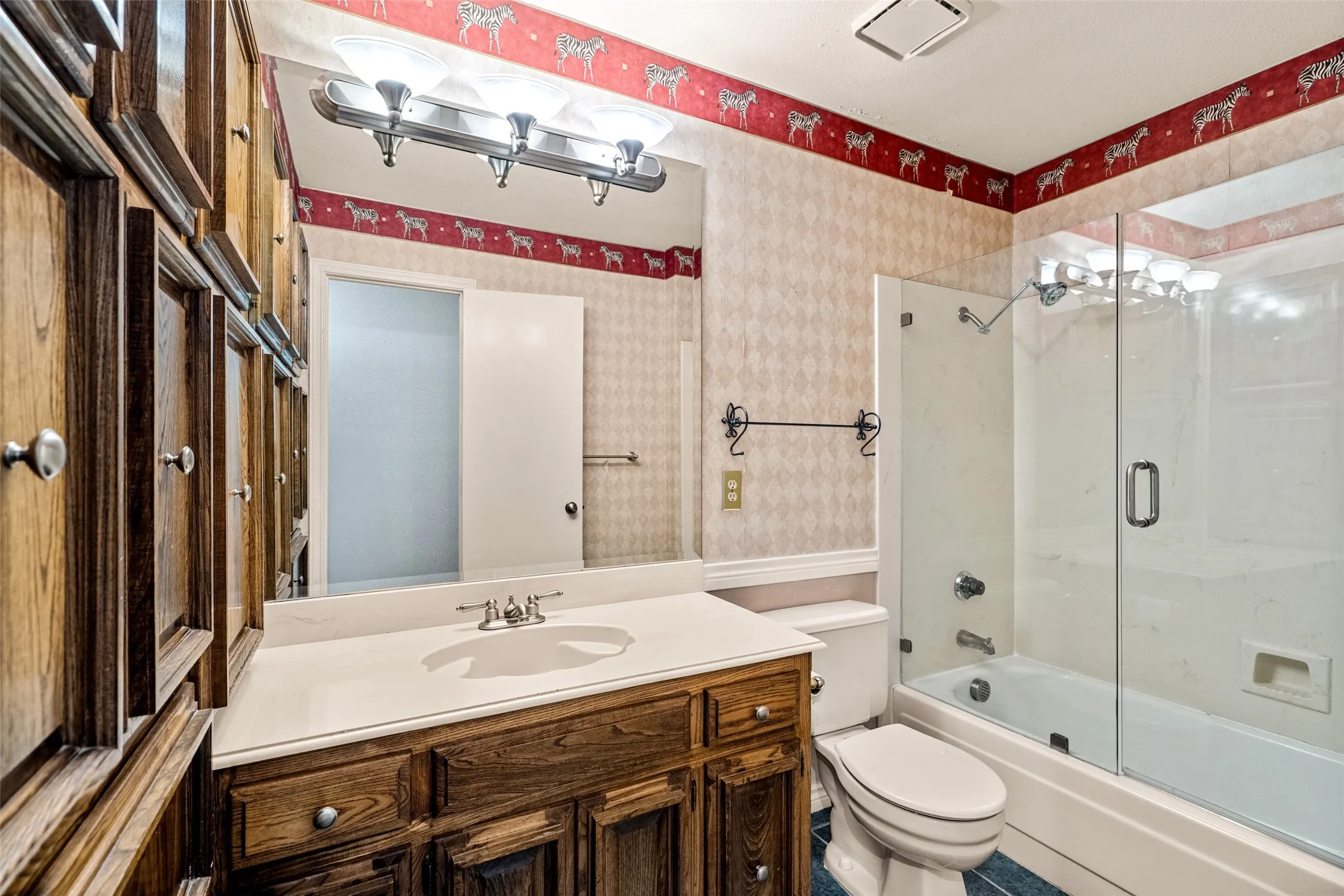 Single Family Residence For Sale in Collin County , 720 Green Brook Drive, Allen, Texas 75002, 3 Bedroom, 2 Bathroom, 2 Garage spaces, 1,770 Sqft, built in 1982, mls#21364467, Real Estate Agent in Allen, Homes For Sale in Collin county, Homes For Sale in Allen, Realtor in Allen Texas, Real Estate Brokerage Independent Realty Texas, Luminita Cordes Realtor