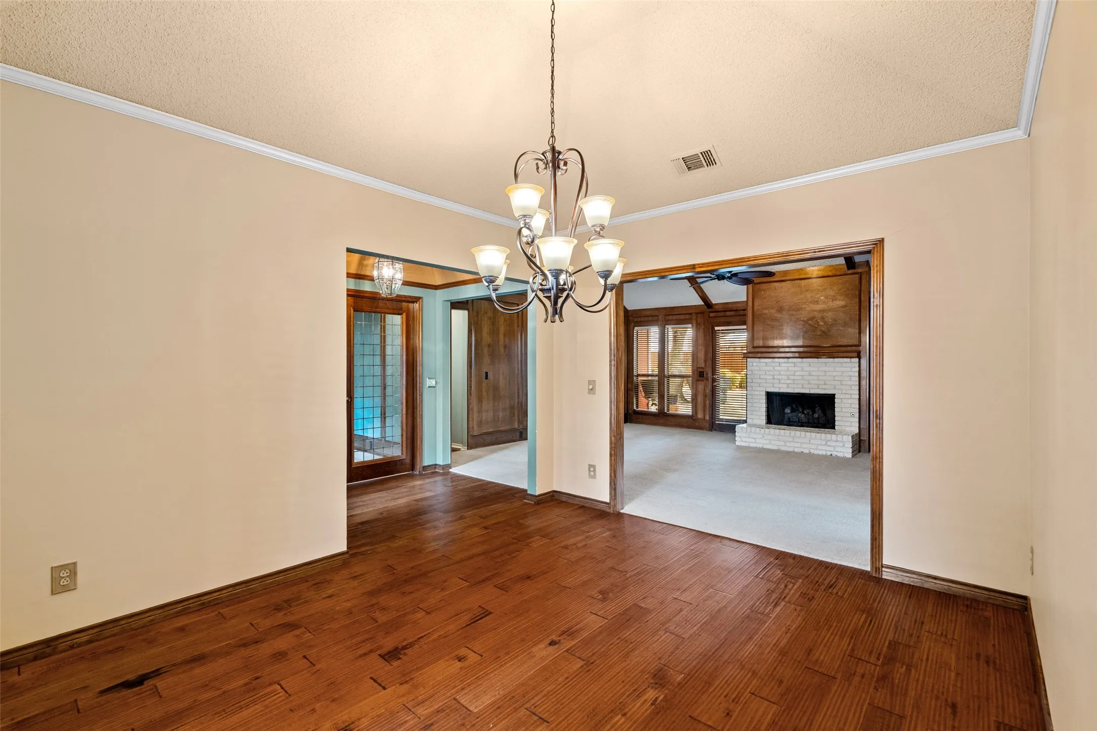 Single Family Residence For Sale in Collin County , 720 Green Brook Drive, Allen, Texas 75002, 3 Bedroom, 2 Bathroom, 2 Garage spaces, 1,770 Sqft, built in 1982, mls#21364467, Real Estate Agent in Allen, Homes For Sale in Collin county, Homes For Sale in Allen, Realtor in Allen Texas, Real Estate Brokerage Independent Realty Texas, Luminita Cordes Realtor