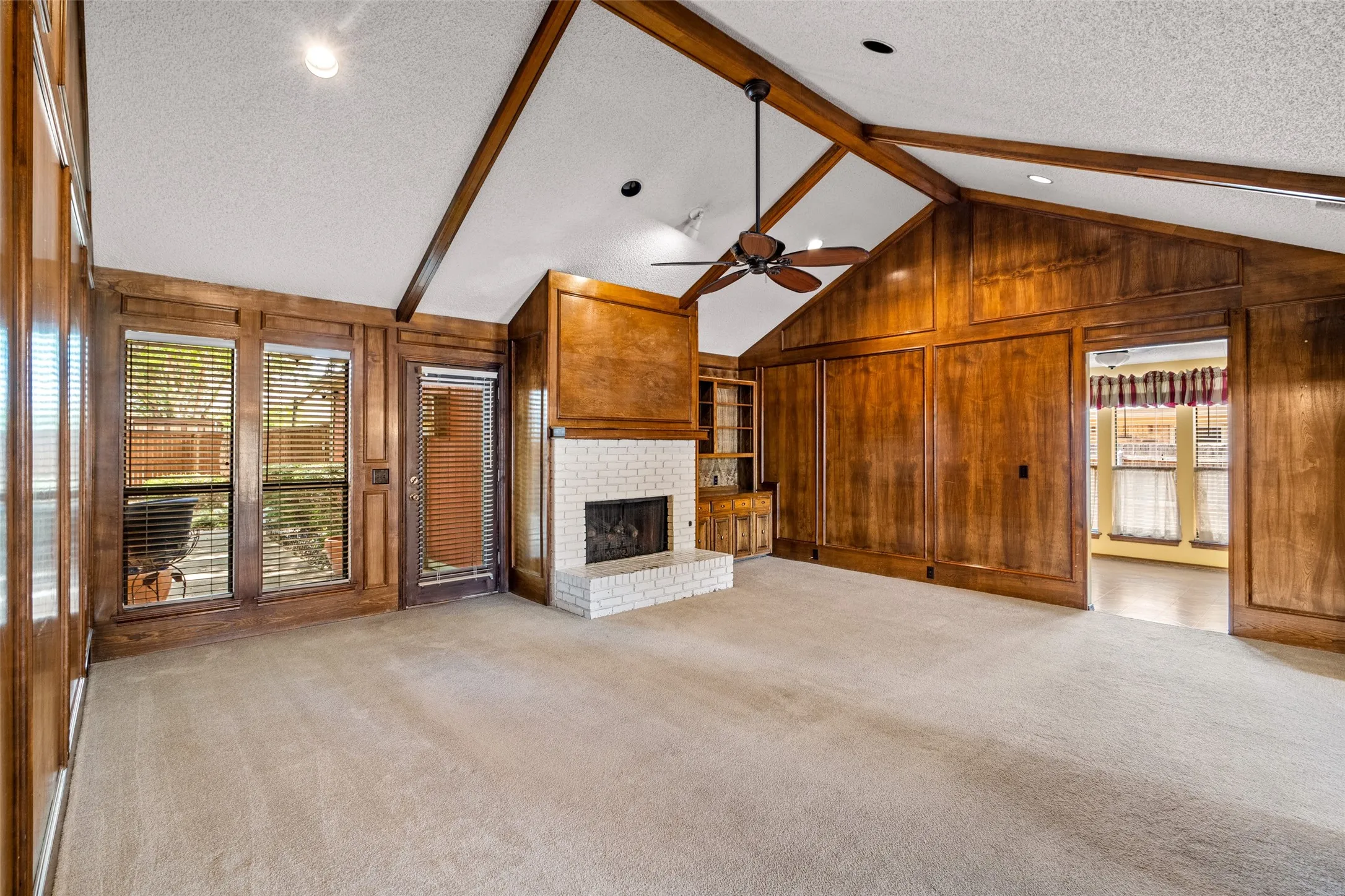 Single Family Residence For Sale in Collin County , 720 Green Brook Drive, Allen, Texas 75002, 3 Bedroom, 2 Bathroom, 2 Garage spaces, 1,770 Sqft, built in 1982, mls#21364467, Real Estate Agent in Allen, Homes For Sale in Collin county, Homes For Sale in Allen, Realtor in Allen Texas, Real Estate Brokerage Independent Realty Texas, Luminita Cordes Realtor