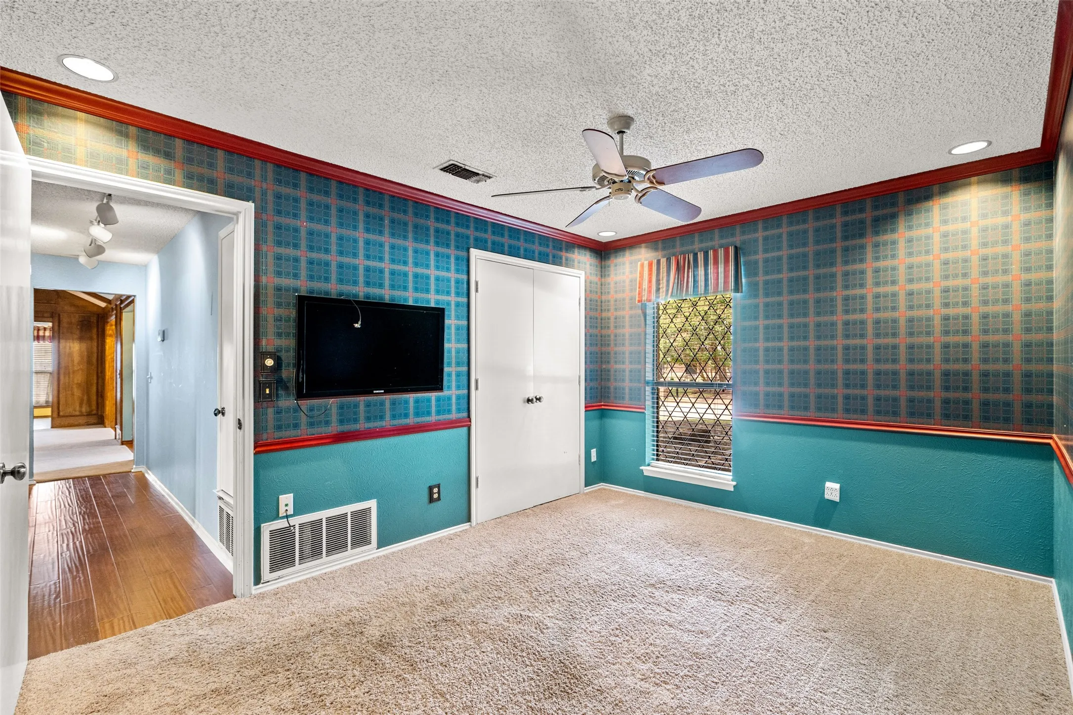 Single Family Residence For Sale in Collin County , 720 Green Brook Drive, Allen, Texas 75002, 3 Bedroom, 2 Bathroom, 2 Garage spaces, 1,770 Sqft, built in 1982, mls#21364467, Real Estate Agent in Allen, Homes For Sale in Collin county, Homes For Sale in Allen, Realtor in Allen Texas, Real Estate Brokerage Independent Realty Texas, Luminita Cordes Realtor