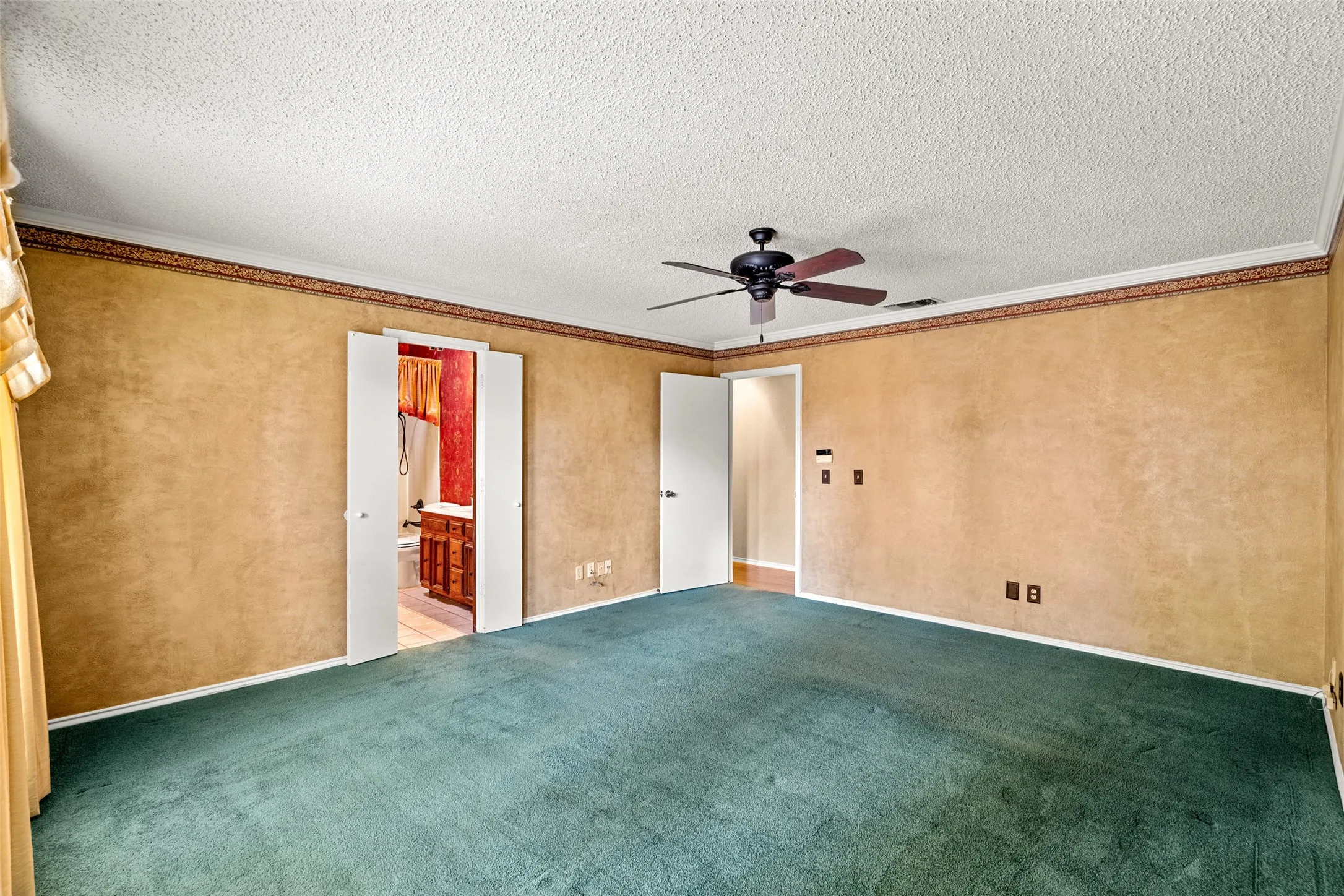Single Family Residence For Sale in Collin County , 720 Green Brook Drive, Allen, Texas 75002, 3 Bedroom, 2 Bathroom, 2 Garage spaces, 1,770 Sqft, built in 1982, mls#21364467, Real Estate Agent in Allen, Homes For Sale in Collin county, Homes For Sale in Allen, Realtor in Allen Texas, Real Estate Brokerage Independent Realty Texas, Luminita Cordes Realtor