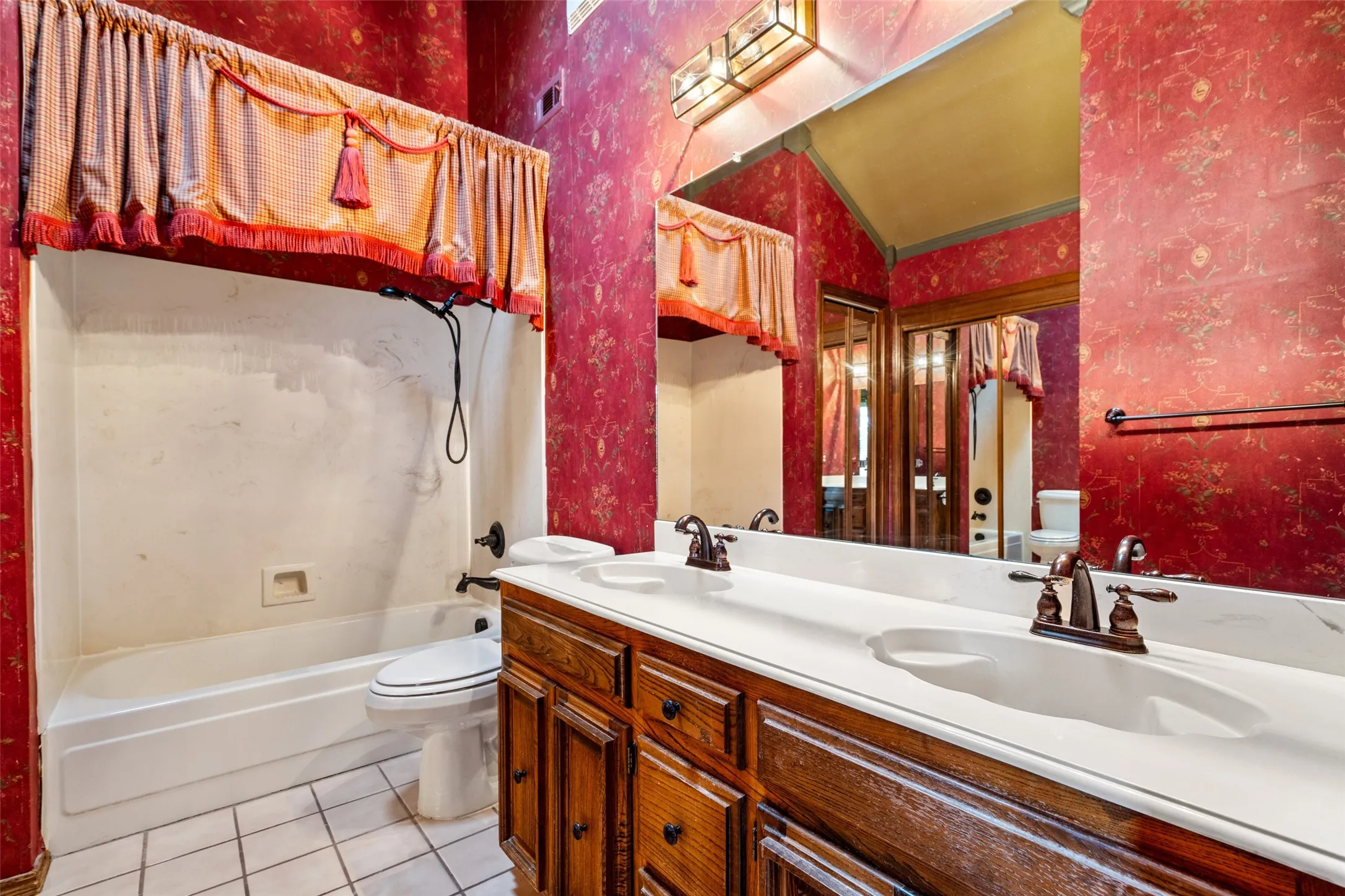 Single Family Residence For Sale in Collin County , 720 Green Brook Drive, Allen, Texas 75002, 3 Bedroom, 2 Bathroom, 2 Garage spaces, 1,770 Sqft, built in 1982, mls#21364467, Real Estate Agent in Allen, Homes For Sale in Collin county, Homes For Sale in Allen, Realtor in Allen Texas, Real Estate Brokerage Independent Realty Texas, Luminita Cordes Realtor