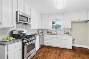 Single Family Residence For Rent in Parker County , 411 Harcourt Street, Weatherford, Texas 76086, 3 Bedroom, 3 Bathroom, 2 Garage spaces, 1,853 Sqft, built in 1949, mls#21373496, Real Estate Agent in Weatherford, Homes For Rent in Parker county, Homes For Rent in Weatherford, Realtor in Weatherford Texas, Real Estate Brokerage Independent Realty Texas, Luminita Cordes Realtor