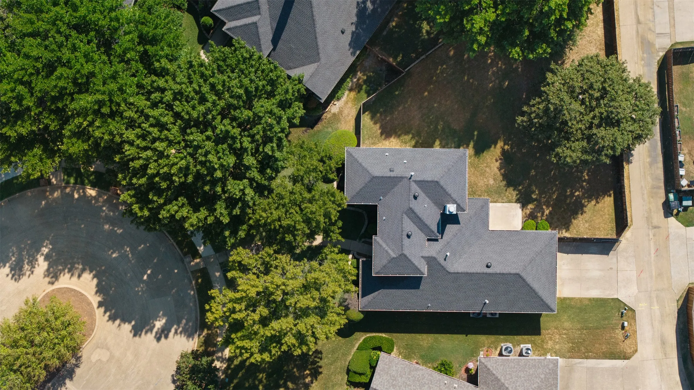 HUGE 0.21 acre lot on a cul-de-sac