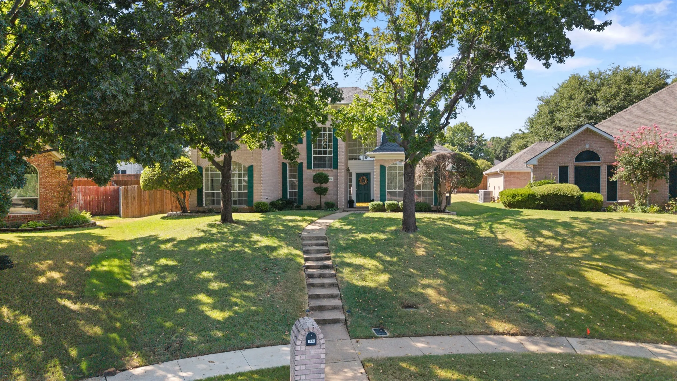 Welcome to 1432 Swan Ct, Lewisville