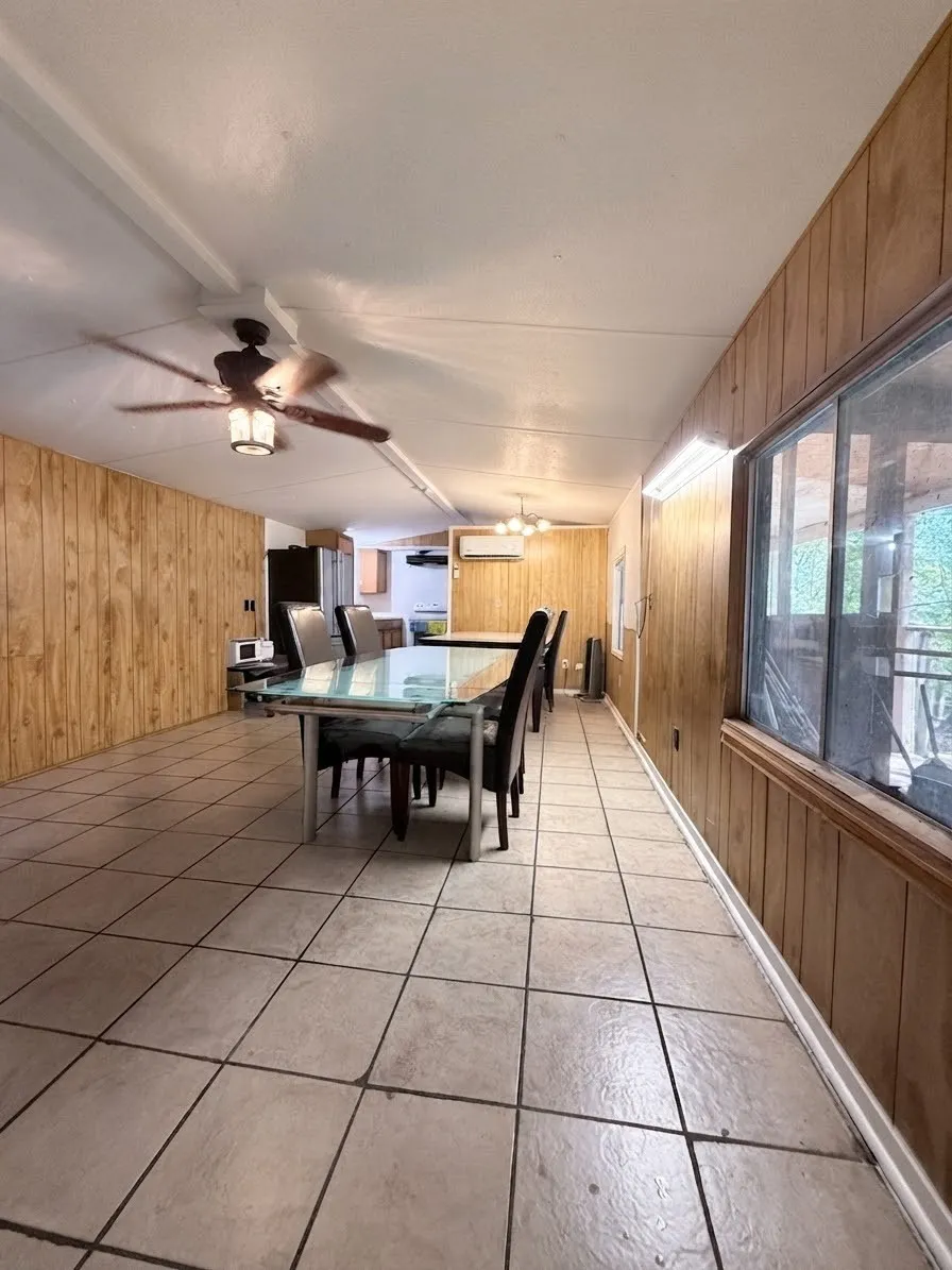 Mobile Home For Sale in Hunt County , 10042 Private Road 3815, Quinlan, Texas 75474, 2 Bedroom, 2 Bathroom, Garage spaces, 1,260 Sqft, built in 1990, mls#21373409, Real Estate Agent in Quinlan, Homes For Sale in Hunt county, Homes For Sale in Quinlan, Realtor in Quinlan Texas, Real Estate Brokerage Independent Realty Texas, Luminita Cordes Realtor