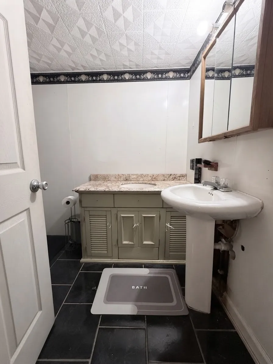 Mobile Home For Sale in Hunt County , 10042 Private Road 3815, Quinlan, Texas 75474, 2 Bedroom, 2 Bathroom, Garage spaces, 1,260 Sqft, built in 1990, mls#21373409, Real Estate Agent in Quinlan, Homes For Sale in Hunt county, Homes For Sale in Quinlan, Realtor in Quinlan Texas, Real Estate Brokerage Independent Realty Texas, Luminita Cordes Realtor