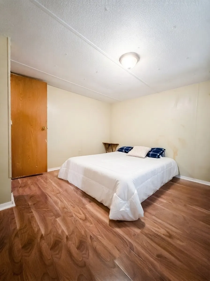 Mobile Home For Sale in Hunt County , 10042 Private Road 3815, Quinlan, Texas 75474, 2 Bedroom, 2 Bathroom, Garage spaces, 1,260 Sqft, built in 1990, mls#21373409, Real Estate Agent in Quinlan, Homes For Sale in Hunt county, Homes For Sale in Quinlan, Realtor in Quinlan Texas, Real Estate Brokerage Independent Realty Texas, Luminita Cordes Realtor