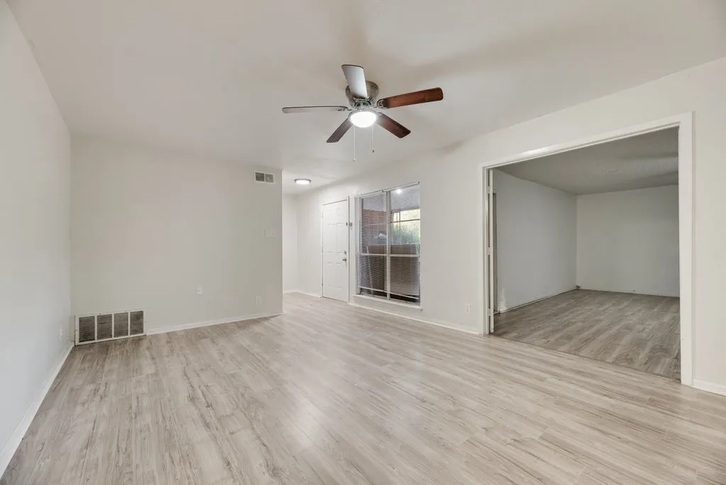 Single Family Residence For Rent in Dallas County , 8923 Jennie Lee Lane, Dallas, Texas 75227, 4 Bedroom, 2 Bathroom, Garage spaces, 2,080 Sqft, built in 1960, mls#21373494, Real Estate Agent in Dallas, Homes For Rent in Dallas county, Homes For Rent in Dallas, Realtor in Dallas Texas, Real Estate Brokerage Independent Realty Texas, Luminita Cordes Realtor