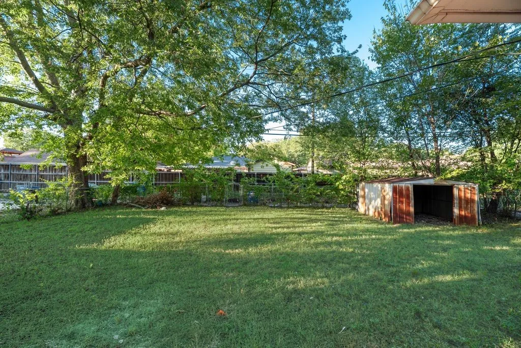 Single Family Residence For Rent in Dallas County , 8923 Jennie Lee Lane, Dallas, Texas 75227, 4 Bedroom, 2 Bathroom, Garage spaces, 2,080 Sqft, built in 1960, mls#21373494, Real Estate Agent in Dallas, Homes For Rent in Dallas county, Homes For Rent in Dallas, Realtor in Dallas Texas, Real Estate Brokerage Independent Realty Texas, Luminita Cordes Realtor