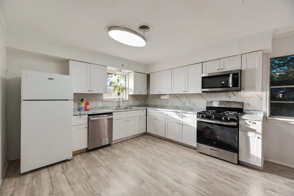 Single Family Residence For Rent in Dallas County , 8923 Jennie Lee Lane, Dallas, Texas 75227, 4 Bedroom, 2 Bathroom, Garage spaces, 2,080 Sqft, built in 1960, mls#21373494, Real Estate Agent in Dallas, Homes For Rent in Dallas county, Homes For Rent in Dallas, Realtor in Dallas Texas, Real Estate Brokerage Independent Realty Texas, Luminita Cordes Realtor