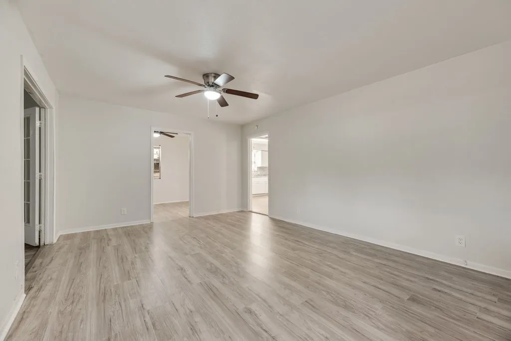 Single Family Residence For Rent in Dallas County , 8923 Jennie Lee Lane, Dallas, Texas 75227, 4 Bedroom, 2 Bathroom, Garage spaces, 2,080 Sqft, built in 1960, mls#21373494, Real Estate Agent in Dallas, Homes For Rent in Dallas county, Homes For Rent in Dallas, Realtor in Dallas Texas, Real Estate Brokerage Independent Realty Texas, Luminita Cordes Realtor