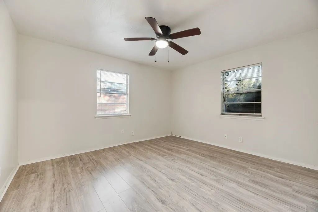 Single Family Residence For Rent in Dallas County , 8923 Jennie Lee Lane, Dallas, Texas 75227, 4 Bedroom, 2 Bathroom, Garage spaces, 2,080 Sqft, built in 1960, mls#21373494, Real Estate Agent in Dallas, Homes For Rent in Dallas county, Homes For Rent in Dallas, Realtor in Dallas Texas, Real Estate Brokerage Independent Realty Texas, Luminita Cordes Realtor