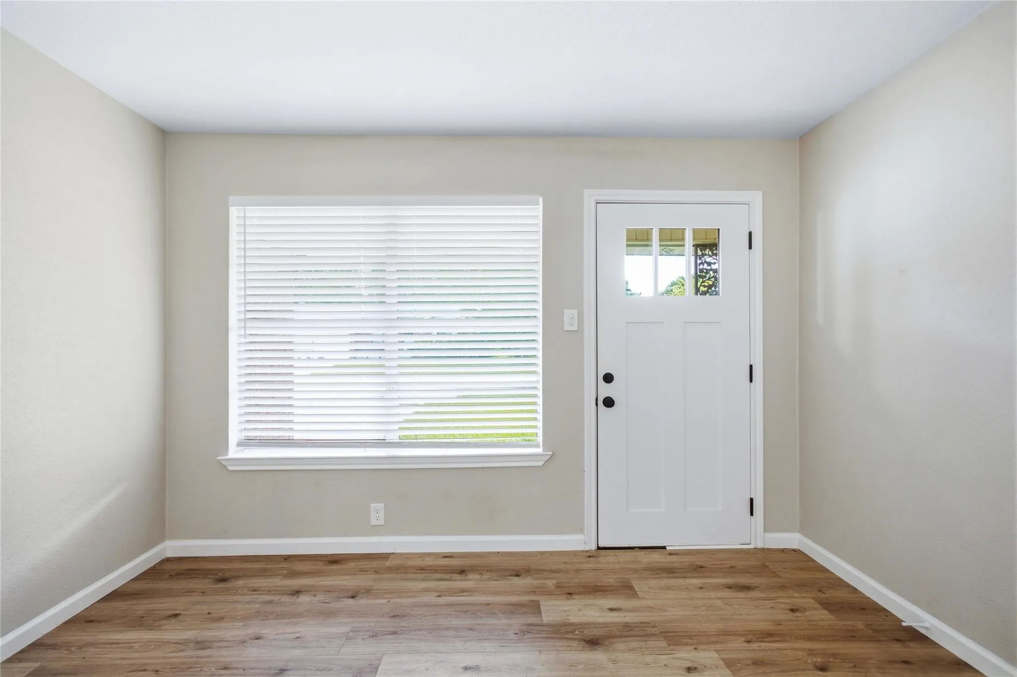 Single Family Residence For Sale in Grayson County , 1006 N Grant Drive, Sherman, Texas 75092, 3 Bedroom, 2 Bathroom, 1 Garage spaces, 1,210 Sqft, built in 1960, mls#21373495, Real Estate Agent in Sherman, Homes For Sale in Grayson county, Homes For Sale in Sherman, Realtor in Sherman Texas, Real Estate Brokerage Independent Realty Texas, Luminita Cordes Realtor