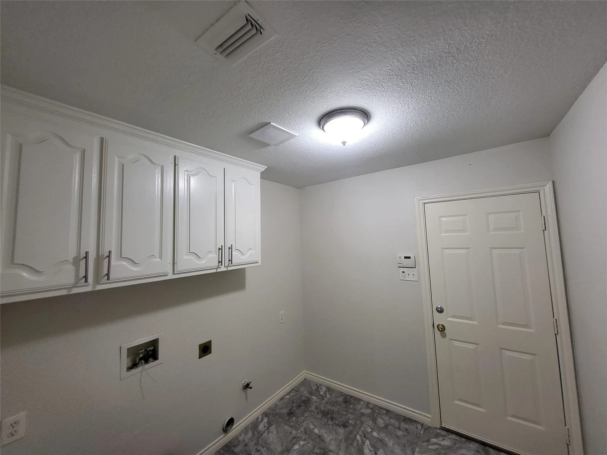 Single Family Residence For Rent in Tarrant County , 1109 Westgrove Drive, Saginaw, Texas 76179, 3 Bedroom, 2 Bathroom, 2 Garage spaces, 1,674 Sqft, built in 1997, mls#21373502, Real Estate Agent in Saginaw, Homes For Rent in Tarrant county, Homes For Rent in Saginaw, Realtor in Saginaw Texas, Real Estate Brokerage Independent Realty Texas, Luminita Cordes Realtor