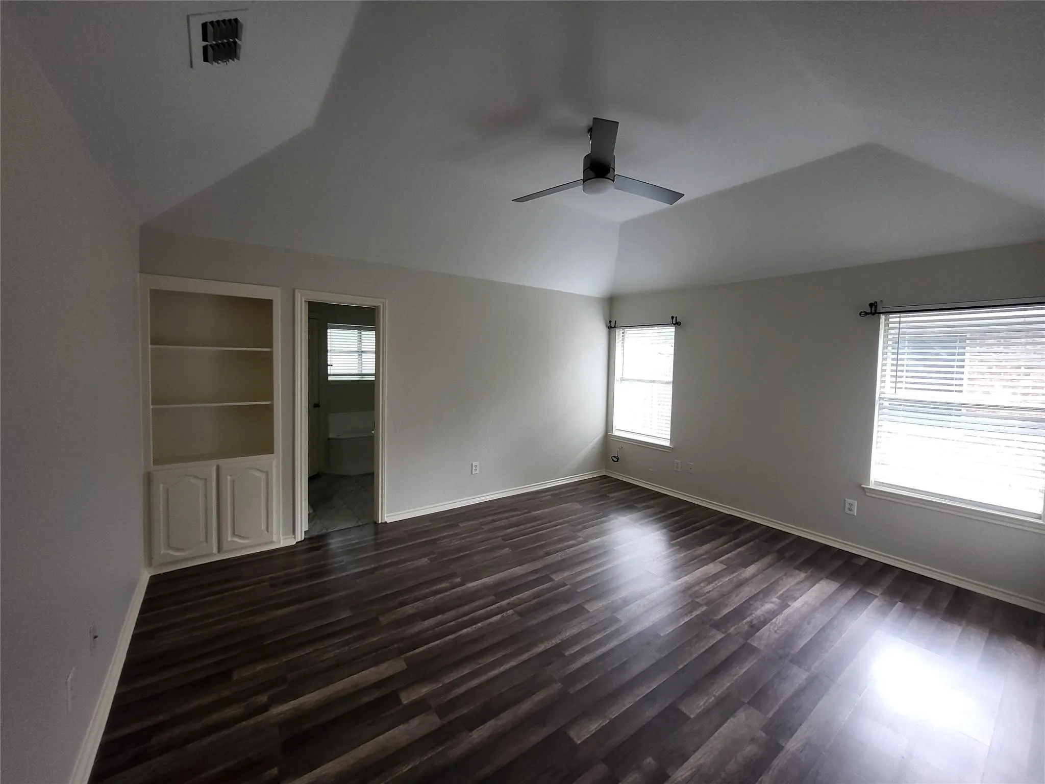 Single Family Residence For Rent in Tarrant County , 1109 Westgrove Drive, Saginaw, Texas 76179, 3 Bedroom, 2 Bathroom, 2 Garage spaces, 1,674 Sqft, built in 1997, mls#21373502, Real Estate Agent in Saginaw, Homes For Rent in Tarrant county, Homes For Rent in Saginaw, Realtor in Saginaw Texas, Real Estate Brokerage Independent Realty Texas, Luminita Cordes Realtor
