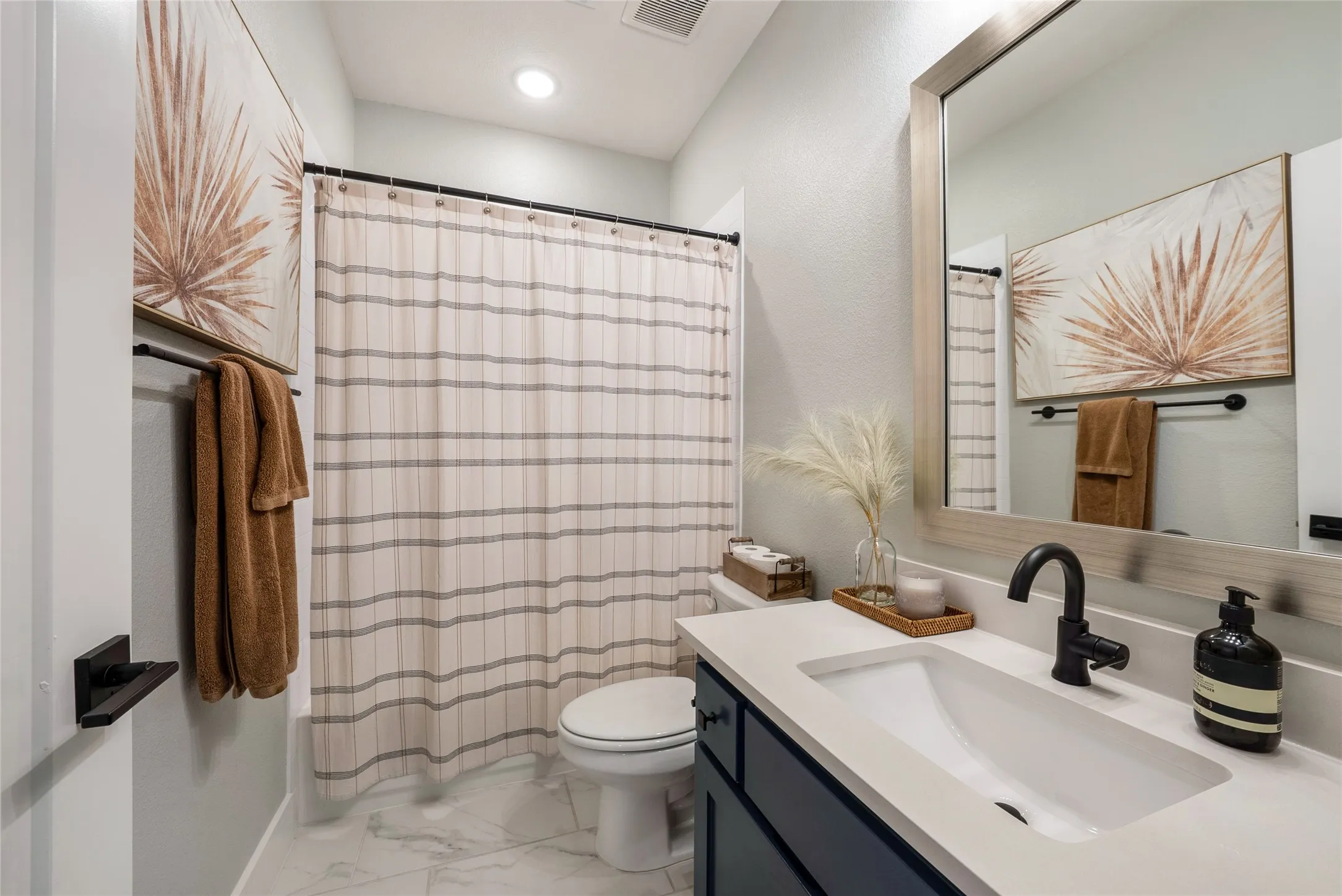 Single Family Residence For Sale in Collin County , 1400 Binkley Avenue, Prosper, Texas 75078, 4 Bedroom, 6 Bathroom, 3 Garage spaces, 4,341 Sqft, built in 2020, mls#21366776, Real Estate Agent in Prosper, Homes For Sale in Collin county, Homes For Sale in Prosper, Realtor in Prosper Texas, Real Estate Brokerage Independent Realty Texas, Luminita Cordes Realtor