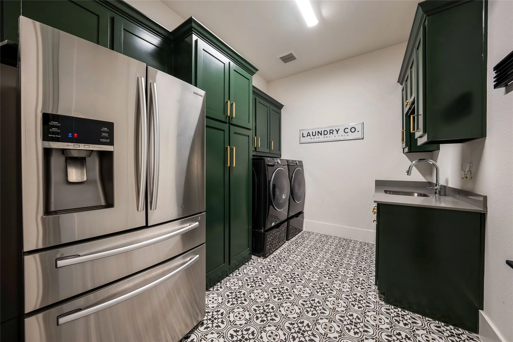 Single Family Residence For Sale in Collin County , 1400 Binkley Avenue, Prosper, Texas 75078, 4 Bedroom, 6 Bathroom, 3 Garage spaces, 4,341 Sqft, built in 2020, mls#21366776, Real Estate Agent in Prosper, Homes For Sale in Collin county, Homes For Sale in Prosper, Realtor in Prosper Texas, Real Estate Brokerage Independent Realty Texas, Luminita Cordes Realtor