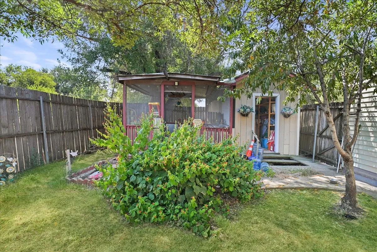 Single Family Residence For Sale in Dallas County , 2710 Moonriver Lane, Farmers Branch, Texas 75234, 3 Bedroom, 2 Bathroom, 2 Garage spaces, 1,579 Sqft, built in 1966, mls#21373499, Real Estate Agent in Farmers Branch, Homes For Sale in Dallas county, Homes For Sale in Farmers Branch, Realtor in Farmers Branch Texas, Real Estate Brokerage Independent Realty Texas, Luminita Cordes Realtor