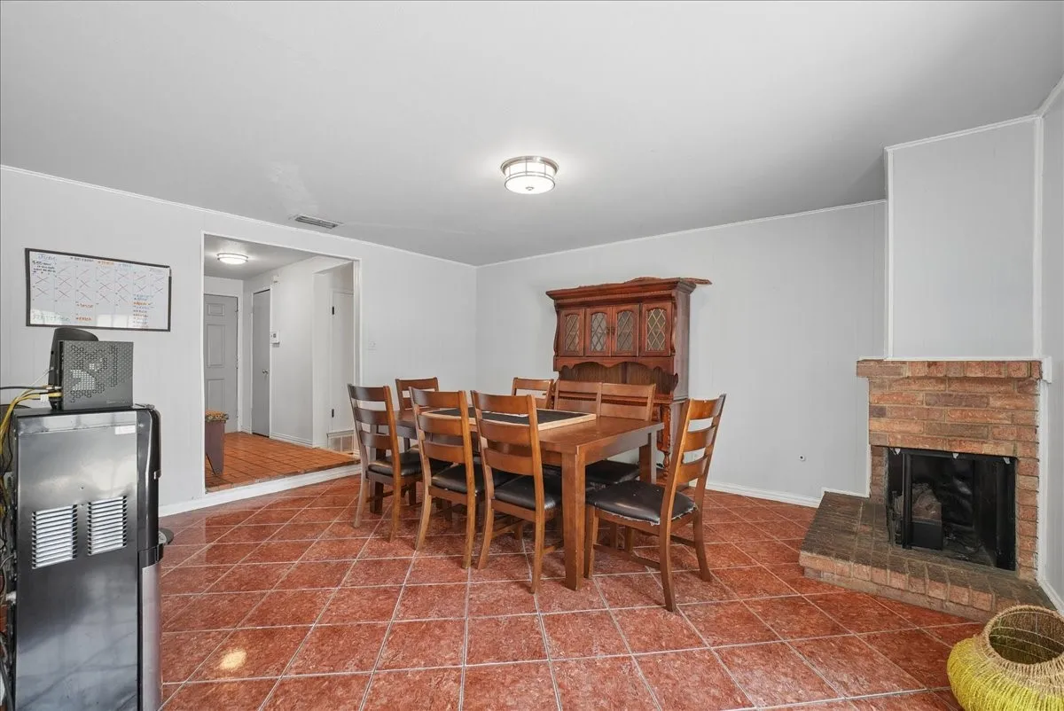 Single Family Residence For Sale in Dallas County , 2710 Moonriver Lane, Farmers Branch, Texas 75234, 3 Bedroom, 2 Bathroom, 2 Garage spaces, 1,579 Sqft, built in 1966, mls#21373499, Real Estate Agent in Farmers Branch, Homes For Sale in Dallas county, Homes For Sale in Farmers Branch, Realtor in Farmers Branch Texas, Real Estate Brokerage Independent Realty Texas, Luminita Cordes Realtor