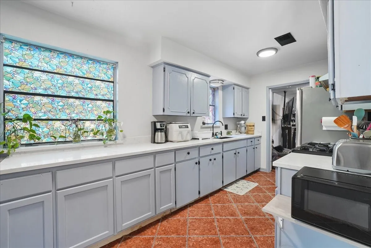 Single Family Residence For Sale in Dallas County , 2710 Moonriver Lane, Farmers Branch, Texas 75234, 3 Bedroom, 2 Bathroom, 2 Garage spaces, 1,579 Sqft, built in 1966, mls#21373499, Real Estate Agent in Farmers Branch, Homes For Sale in Dallas county, Homes For Sale in Farmers Branch, Realtor in Farmers Branch Texas, Real Estate Brokerage Independent Realty Texas, Luminita Cordes Realtor