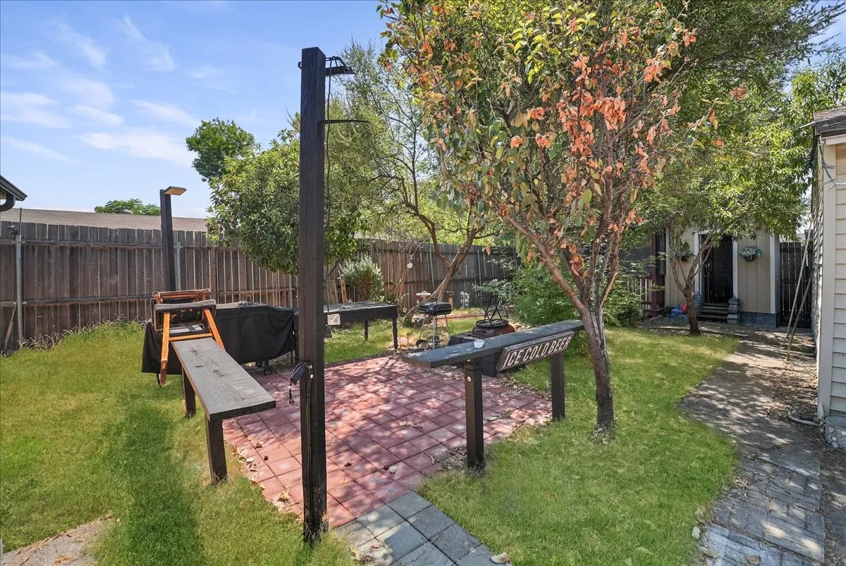Single Family Residence For Sale in Dallas County , 2710 Moonriver Lane, Farmers Branch, Texas 75234, 3 Bedroom, 2 Bathroom, 2 Garage spaces, 1,579 Sqft, built in 1966, mls#21373499, Real Estate Agent in Farmers Branch, Homes For Sale in Dallas county, Homes For Sale in Farmers Branch, Realtor in Farmers Branch Texas, Real Estate Brokerage Independent Realty Texas, Luminita Cordes Realtor