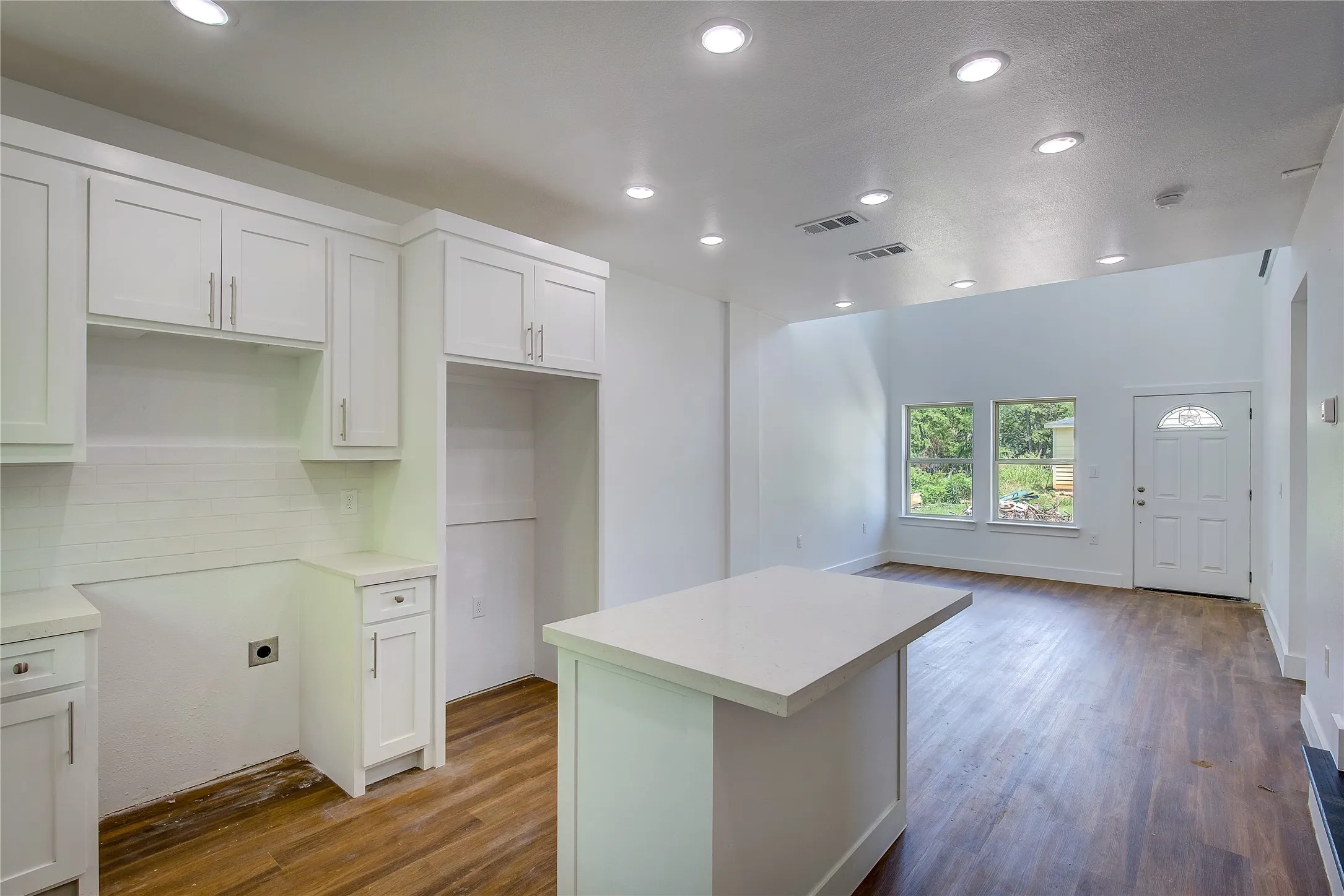 Single Family Residence For Sale in Hopkins County , 312 Beckham Street, Sulphur Springs, Texas 75482, 3 Bedroom, 3 Bathroom, Garage spaces, 1,350 Sqft, built in 2025, mls#21371513, Real Estate Agent in Sulphur Springs, Homes For Sale in Hopkins county, Homes For Sale in Sulphur Springs, Realtor in Sulphur Springs Texas, Real Estate Brokerage Independent Realty Texas, Luminita Cordes Realtor