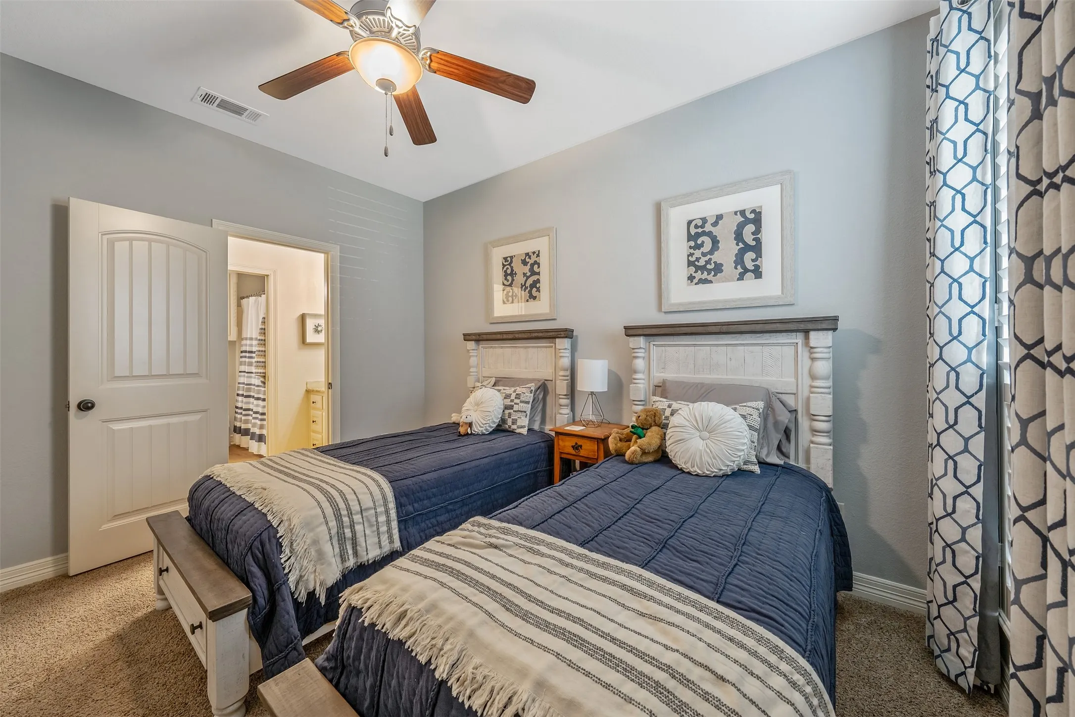 Single Family Residence For Sale in Smith County , 21327 Boone, Bullard, Texas 75757, 4 Bedroom, 2 Bathroom, 2 Garage spaces, 2,321 Sqft, built in 2014, mls#21373506, Real Estate Agent in Bullard, Homes For Sale in Smith county, Homes For Sale in Bullard, Realtor in Bullard Texas, Real Estate Brokerage Independent Realty Texas, Luminita Cordes Realtor
