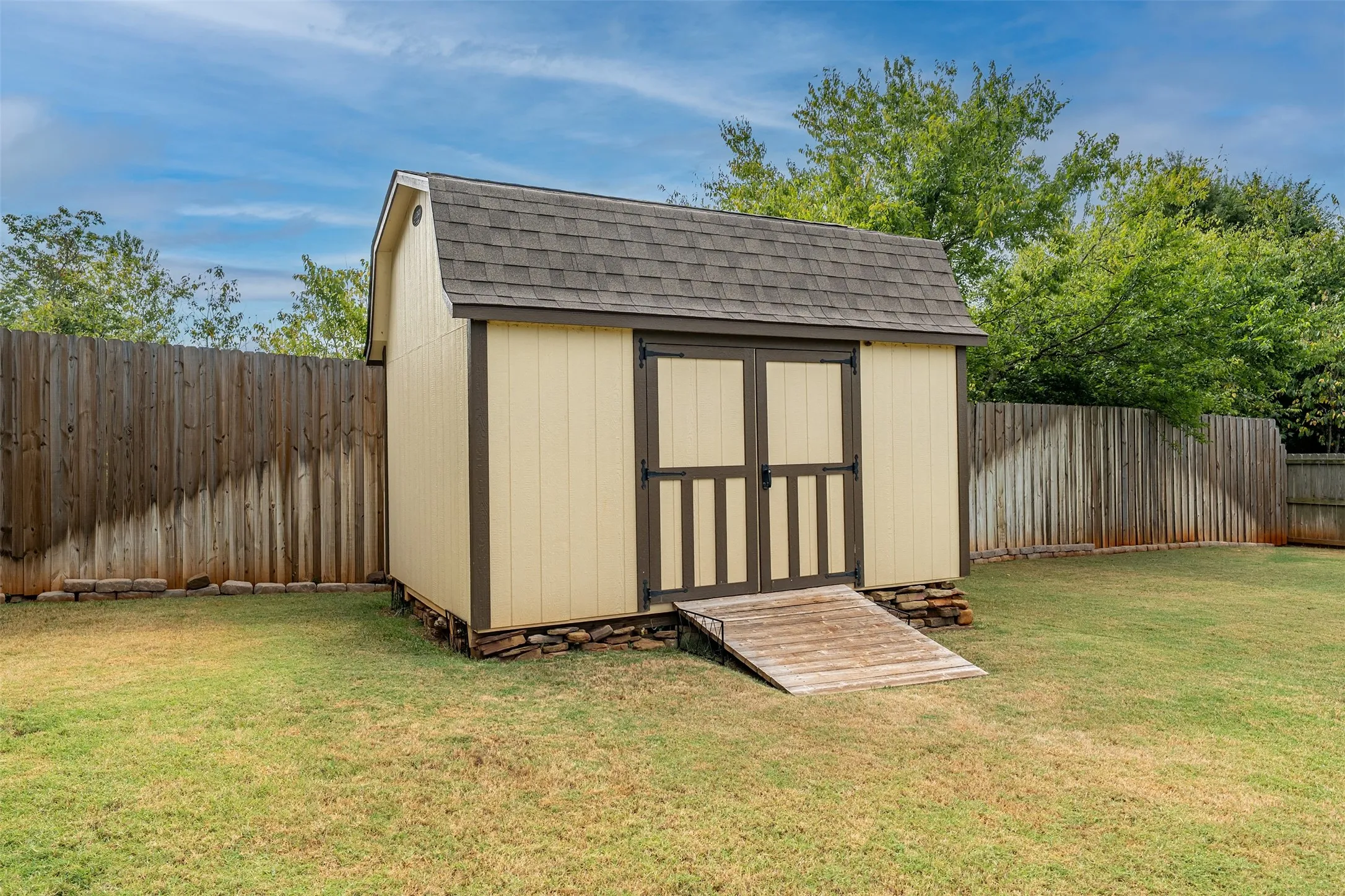 Single Family Residence For Sale in Smith County , 21327 Boone, Bullard, Texas 75757, 4 Bedroom, 2 Bathroom, 2 Garage spaces, 2,321 Sqft, built in 2014, mls#21373506, Real Estate Agent in Bullard, Homes For Sale in Smith county, Homes For Sale in Bullard, Realtor in Bullard Texas, Real Estate Brokerage Independent Realty Texas, Luminita Cordes Realtor