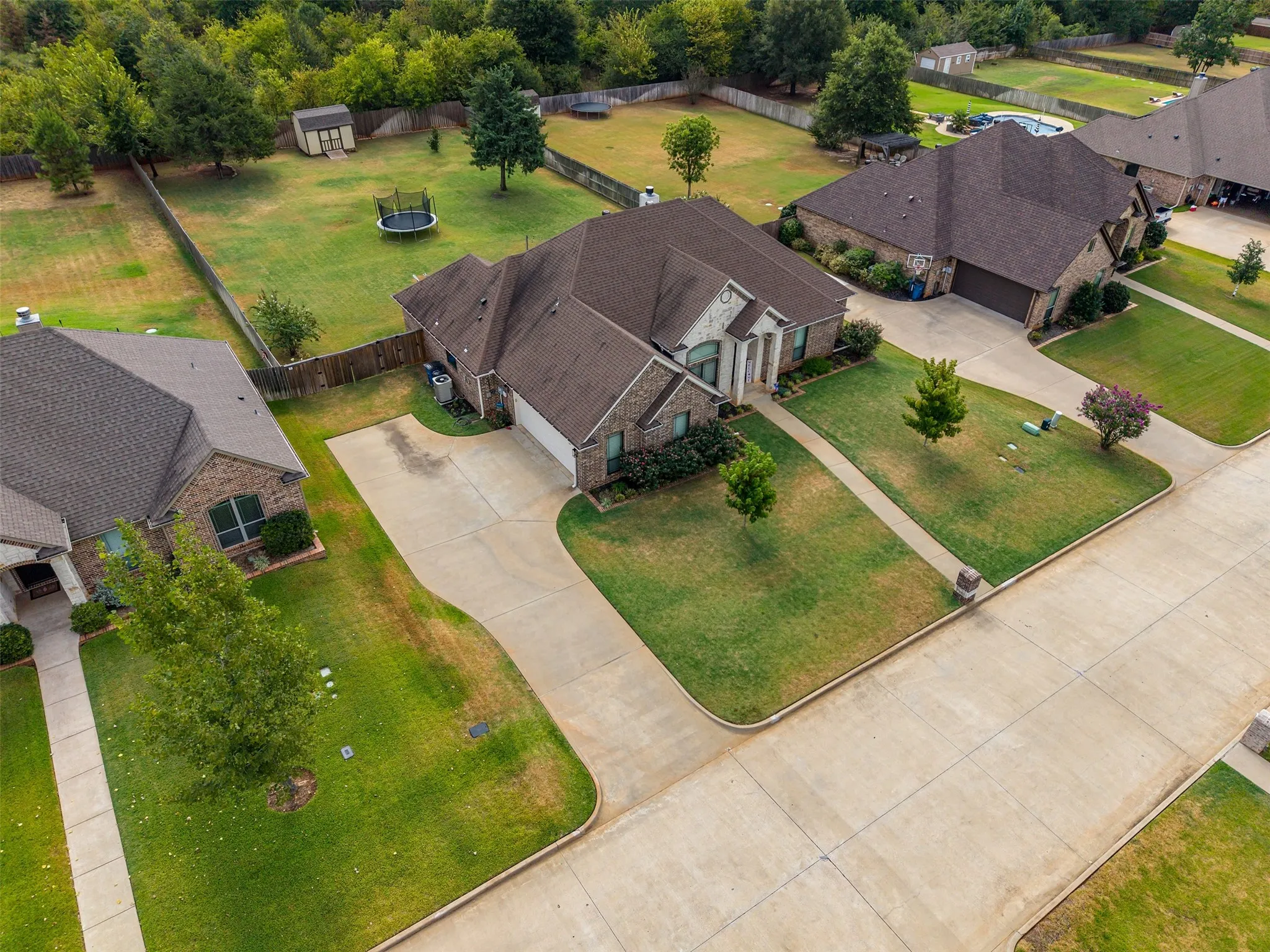 Single Family Residence For Sale in Smith County , 21327 Boone, Bullard, Texas 75757, 4 Bedroom, 2 Bathroom, 2 Garage spaces, 2,321 Sqft, built in 2014, mls#21373506, Real Estate Agent in Bullard, Homes For Sale in Smith county, Homes For Sale in Bullard, Realtor in Bullard Texas, Real Estate Brokerage Independent Realty Texas, Luminita Cordes Realtor