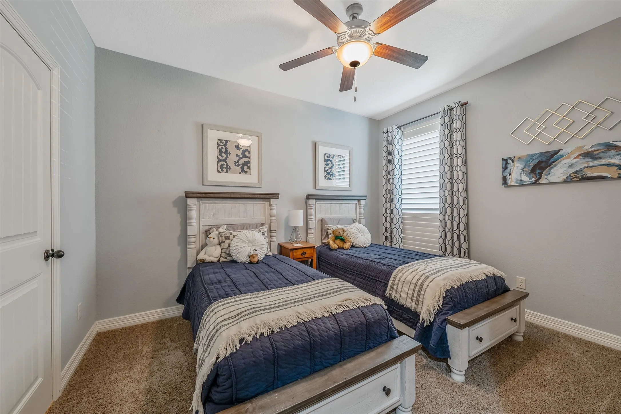 Single Family Residence For Sale in Smith County , 21327 Boone, Bullard, Texas 75757, 4 Bedroom, 2 Bathroom, 2 Garage spaces, 2,321 Sqft, built in 2014, mls#21373506, Real Estate Agent in Bullard, Homes For Sale in Smith county, Homes For Sale in Bullard, Realtor in Bullard Texas, Real Estate Brokerage Independent Realty Texas, Luminita Cordes Realtor