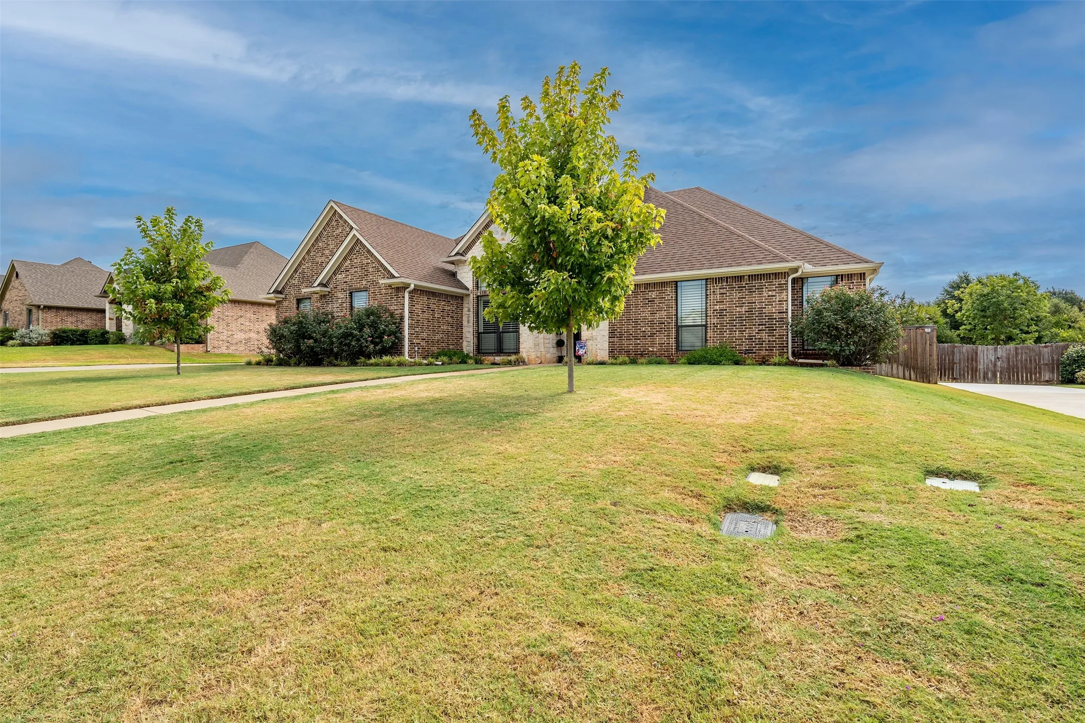 Single Family Residence For Sale in Smith County , 21327 Boone, Bullard, Texas 75757, 4 Bedroom, 2 Bathroom, 2 Garage spaces, 2,321 Sqft, built in 2014, mls#21373506, Real Estate Agent in Bullard, Homes For Sale in Smith county, Homes For Sale in Bullard, Realtor in Bullard Texas, Real Estate Brokerage Independent Realty Texas, Luminita Cordes Realtor