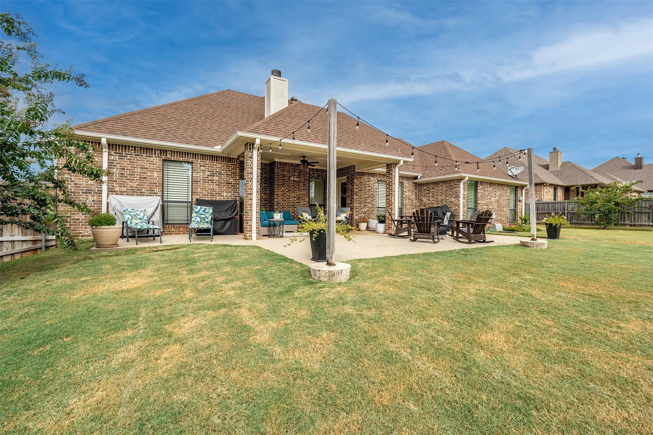 Single Family Residence For Sale in Smith County , 21327 Boone, Bullard, Texas 75757, 4 Bedroom, 2 Bathroom, 2 Garage spaces, 2,321 Sqft, built in 2014, mls#21373506, Real Estate Agent in Bullard, Homes For Sale in Smith county, Homes For Sale in Bullard, Realtor in Bullard Texas, Real Estate Brokerage Independent Realty Texas, Luminita Cordes Realtor