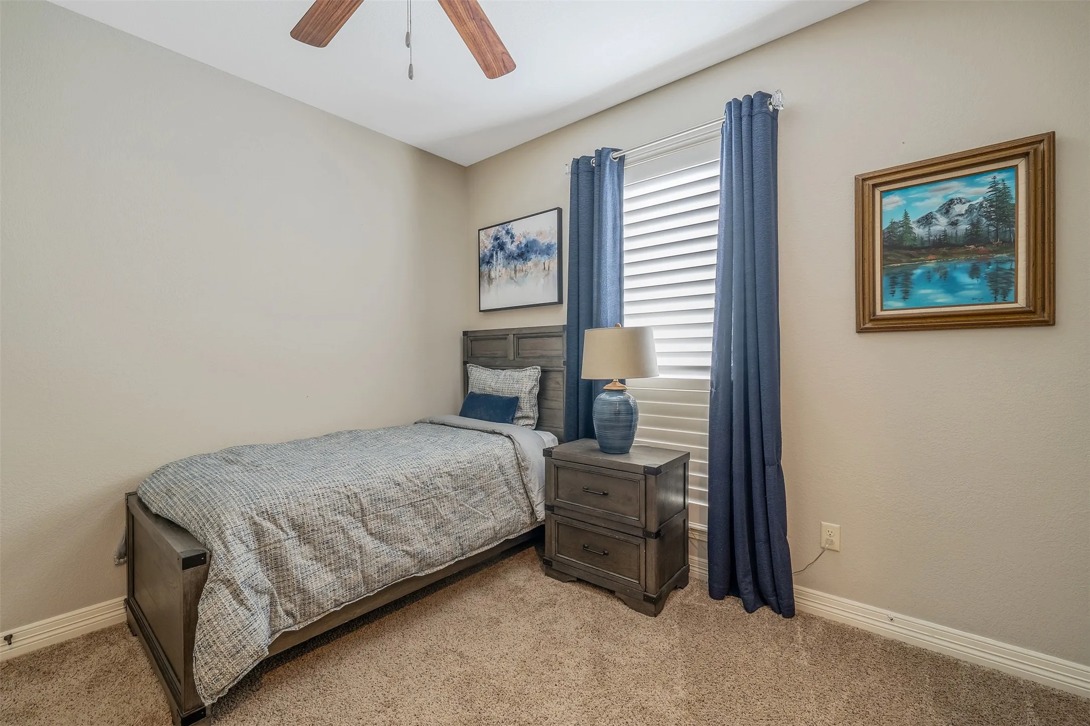 Single Family Residence For Sale in Smith County , 21327 Boone, Bullard, Texas 75757, 4 Bedroom, 2 Bathroom, 2 Garage spaces, 2,321 Sqft, built in 2014, mls#21373506, Real Estate Agent in Bullard, Homes For Sale in Smith county, Homes For Sale in Bullard, Realtor in Bullard Texas, Real Estate Brokerage Independent Realty Texas, Luminita Cordes Realtor