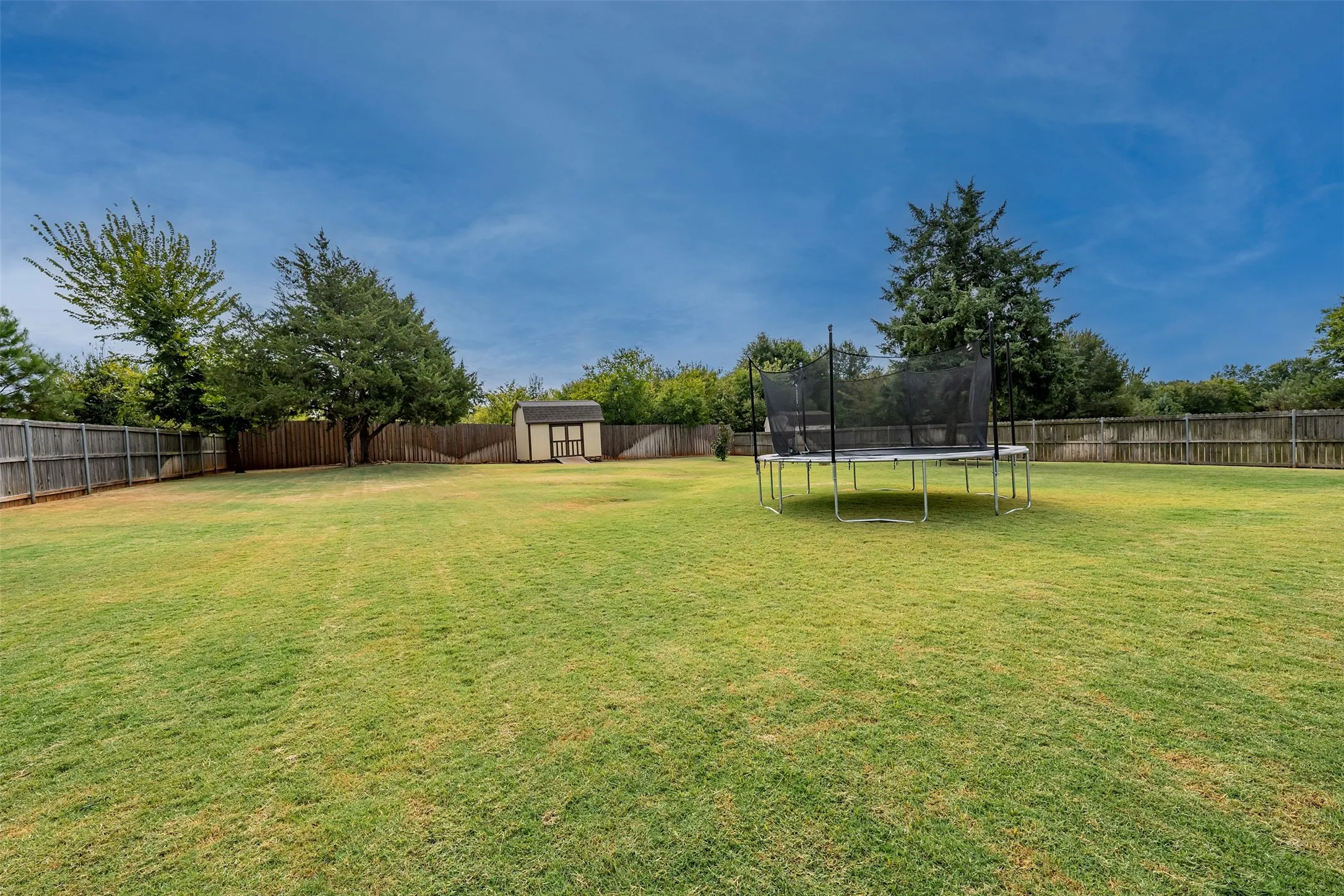Single Family Residence For Sale in Smith County , 21327 Boone, Bullard, Texas 75757, 4 Bedroom, 2 Bathroom, 2 Garage spaces, 2,321 Sqft, built in 2014, mls#21373506, Real Estate Agent in Bullard, Homes For Sale in Smith county, Homes For Sale in Bullard, Realtor in Bullard Texas, Real Estate Brokerage Independent Realty Texas, Luminita Cordes Realtor
