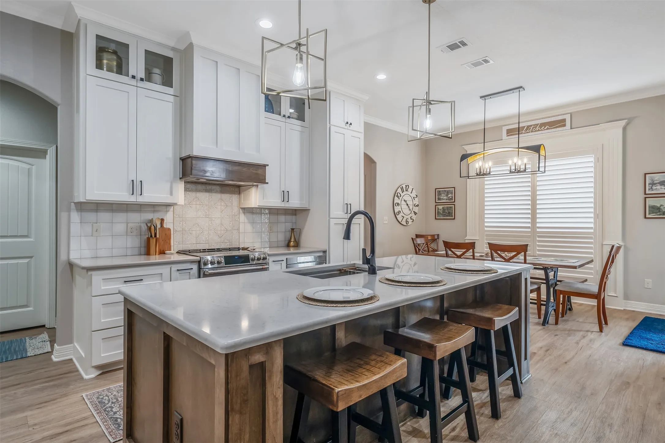 Single Family Residence For Sale in Smith County , 21327 Boone, Bullard, Texas 75757, 4 Bedroom, 2 Bathroom, 2 Garage spaces, 2,321 Sqft, built in 2014, mls#21373506, Real Estate Agent in Bullard, Homes For Sale in Smith county, Homes For Sale in Bullard, Realtor in Bullard Texas, Real Estate Brokerage Independent Realty Texas, Luminita Cordes Realtor