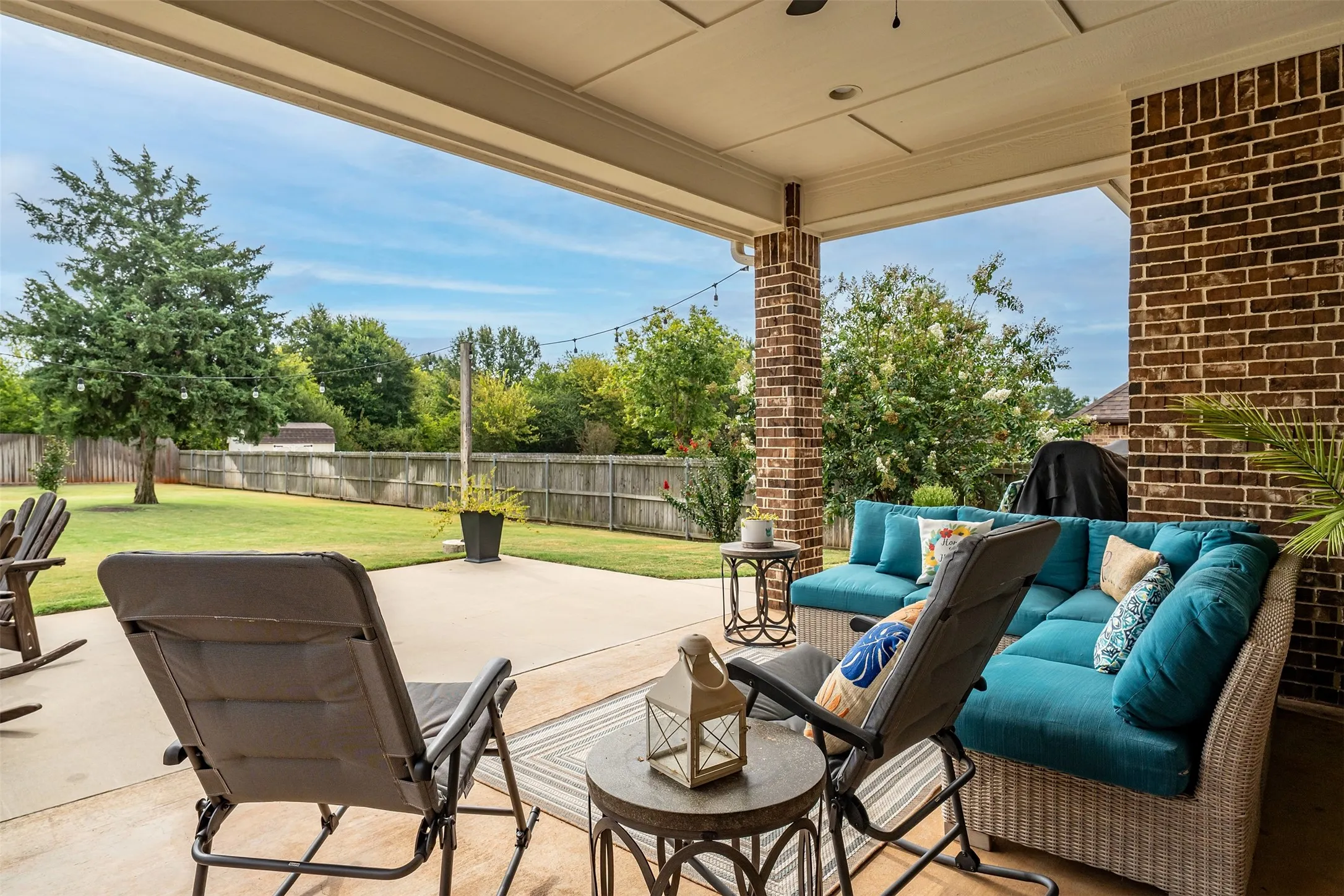 Single Family Residence For Sale in Smith County , 21327 Boone, Bullard, Texas 75757, 4 Bedroom, 2 Bathroom, 2 Garage spaces, 2,321 Sqft, built in 2014, mls#21373506, Real Estate Agent in Bullard, Homes For Sale in Smith county, Homes For Sale in Bullard, Realtor in Bullard Texas, Real Estate Brokerage Independent Realty Texas, Luminita Cordes Realtor