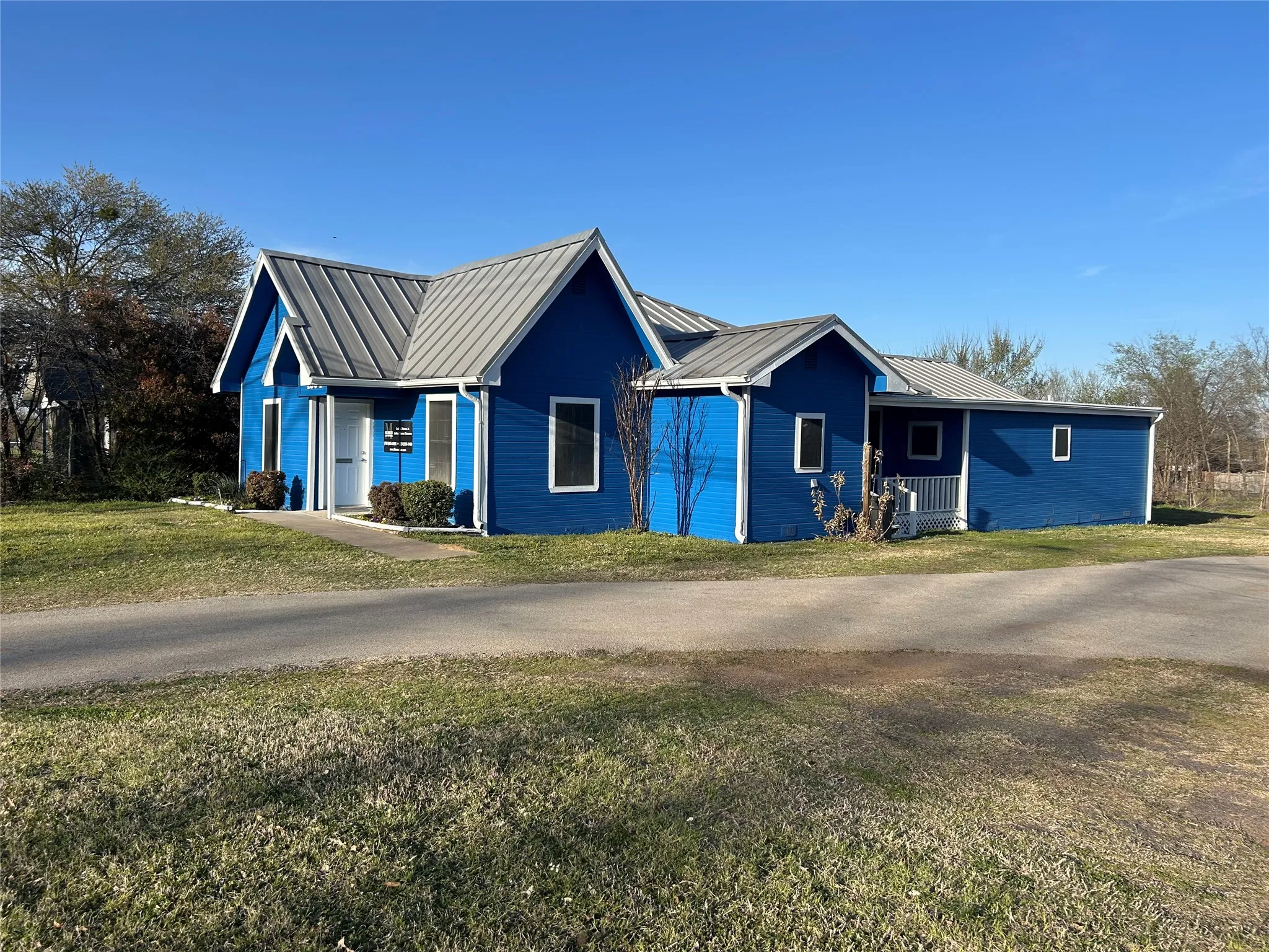 Single Family Residence For Sale in Hopkins County , 1004 Church Street, Sulphur Springs, Texas 75482, 1 Bedroom, 0, Garage spaces, 2,597 Sqft, built in 1940, mls#21371818, Real Estate Agent in Sulphur Springs, Homes For Sale in Hopkins county, Homes For Sale in Sulphur Springs, Realtor in Sulphur Springs Texas, Real Estate Brokerage Independent Realty Texas, Luminita Cordes Realtor