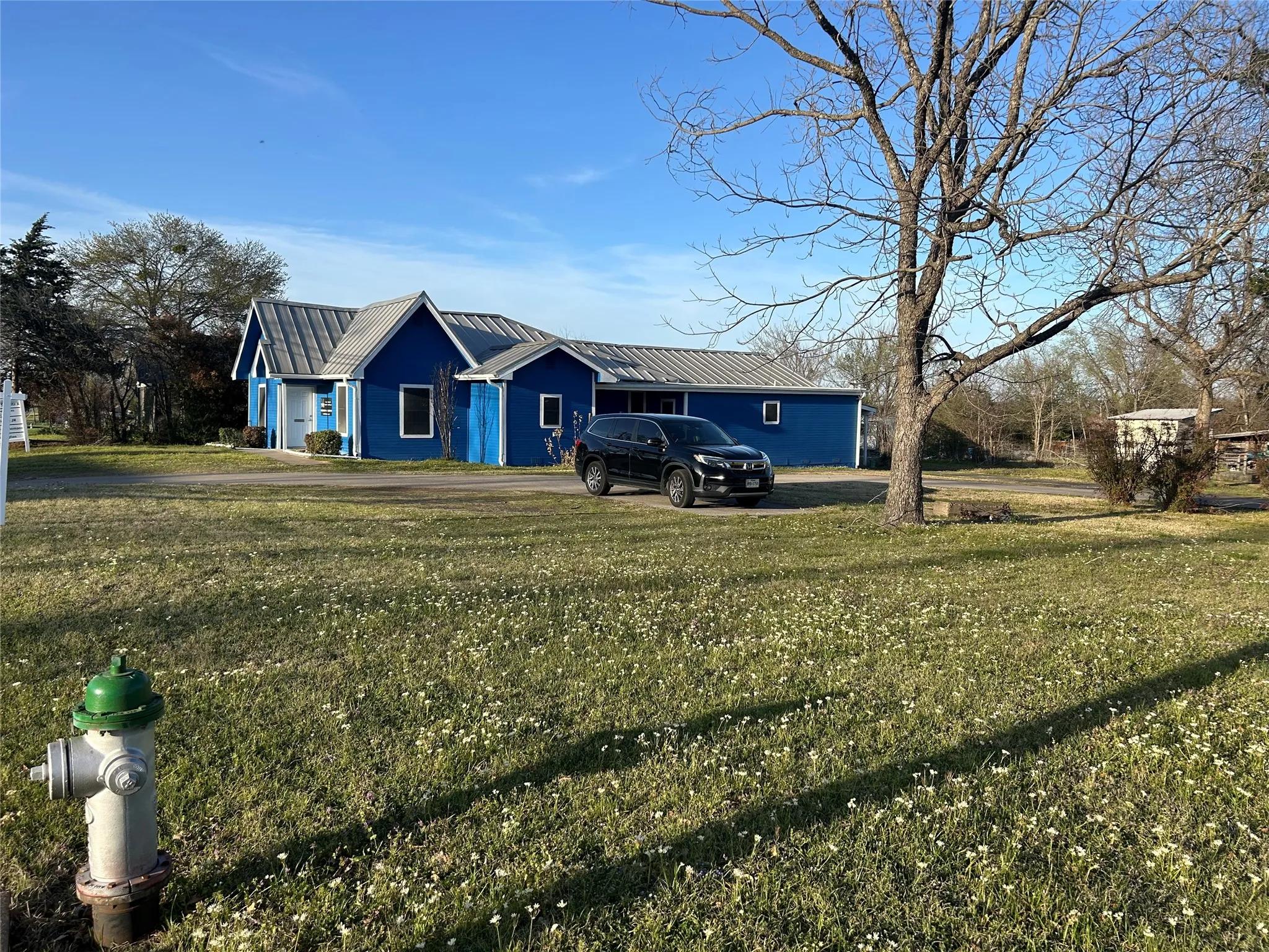 Single Family Residence For Sale in Hopkins County , 1004 Church Street, Sulphur Springs, Texas 75482, 1 Bedroom, 0, Garage spaces, 2,597 Sqft, built in 1940, mls#21371818, Real Estate Agent in Sulphur Springs, Homes For Sale in Hopkins county, Homes For Sale in Sulphur Springs, Realtor in Sulphur Springs Texas, Real Estate Brokerage Independent Realty Texas, Luminita Cordes Realtor