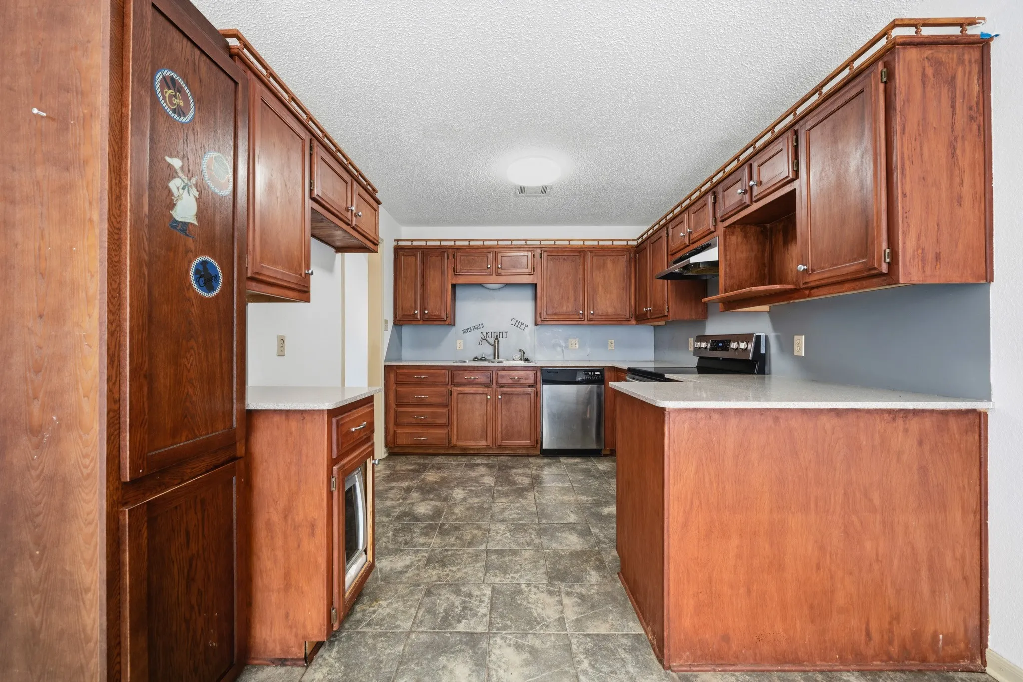Single Family Residence For Sale in Mc Lennan County , 1111 Springhill Street, Bellmead, Texas 76705, 3 Bedroom, 3 Bathroom, 2 Garage spaces, 1,813 Sqft, built in 1992, mls#21371549, Real Estate Agent in Bellmead, Homes For Sale in Mc Lennan county, Homes For Sale in Bellmead, Realtor in Bellmead Texas, Real Estate Brokerage Independent Realty Texas, Luminita Cordes Realtor