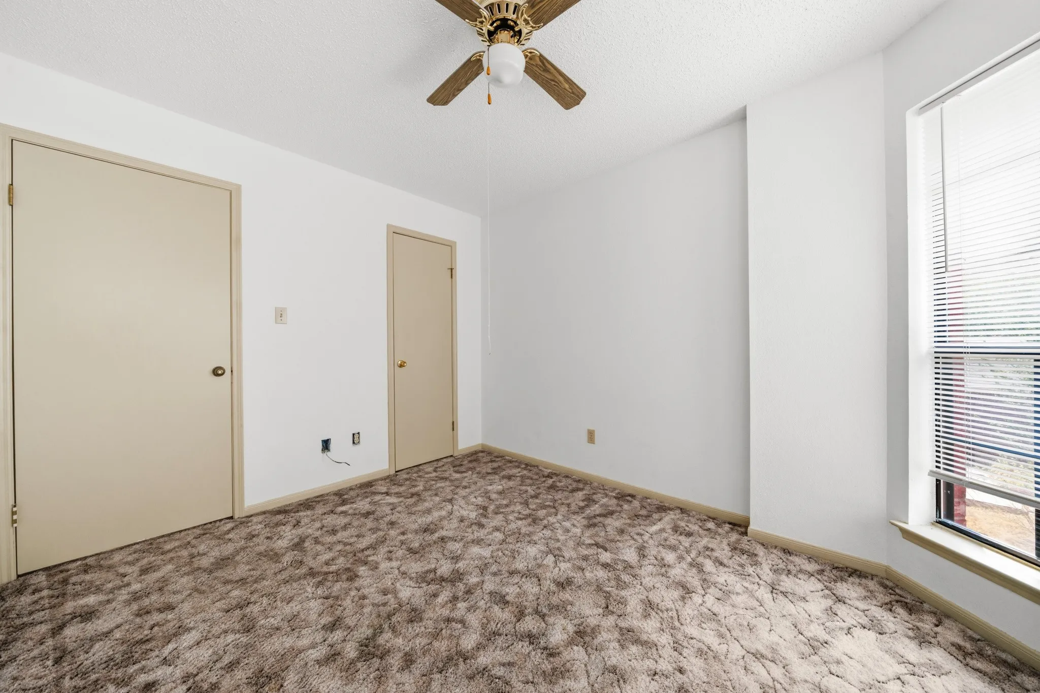 Single Family Residence For Sale in Mc Lennan County , 1111 Springhill Street, Bellmead, Texas 76705, 3 Bedroom, 3 Bathroom, 2 Garage spaces, 1,813 Sqft, built in 1992, mls#21371549, Real Estate Agent in Bellmead, Homes For Sale in Mc Lennan county, Homes For Sale in Bellmead, Realtor in Bellmead Texas, Real Estate Brokerage Independent Realty Texas, Luminita Cordes Realtor