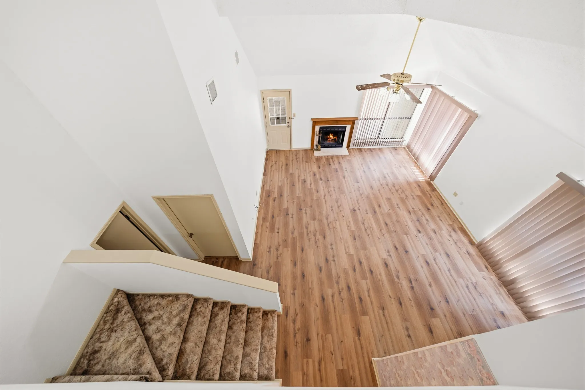 Single Family Residence For Sale in Mc Lennan County , 1111 Springhill Street, Bellmead, Texas 76705, 3 Bedroom, 3 Bathroom, 2 Garage spaces, 1,813 Sqft, built in 1992, mls#21371549, Real Estate Agent in Bellmead, Homes For Sale in Mc Lennan county, Homes For Sale in Bellmead, Realtor in Bellmead Texas, Real Estate Brokerage Independent Realty Texas, Luminita Cordes Realtor